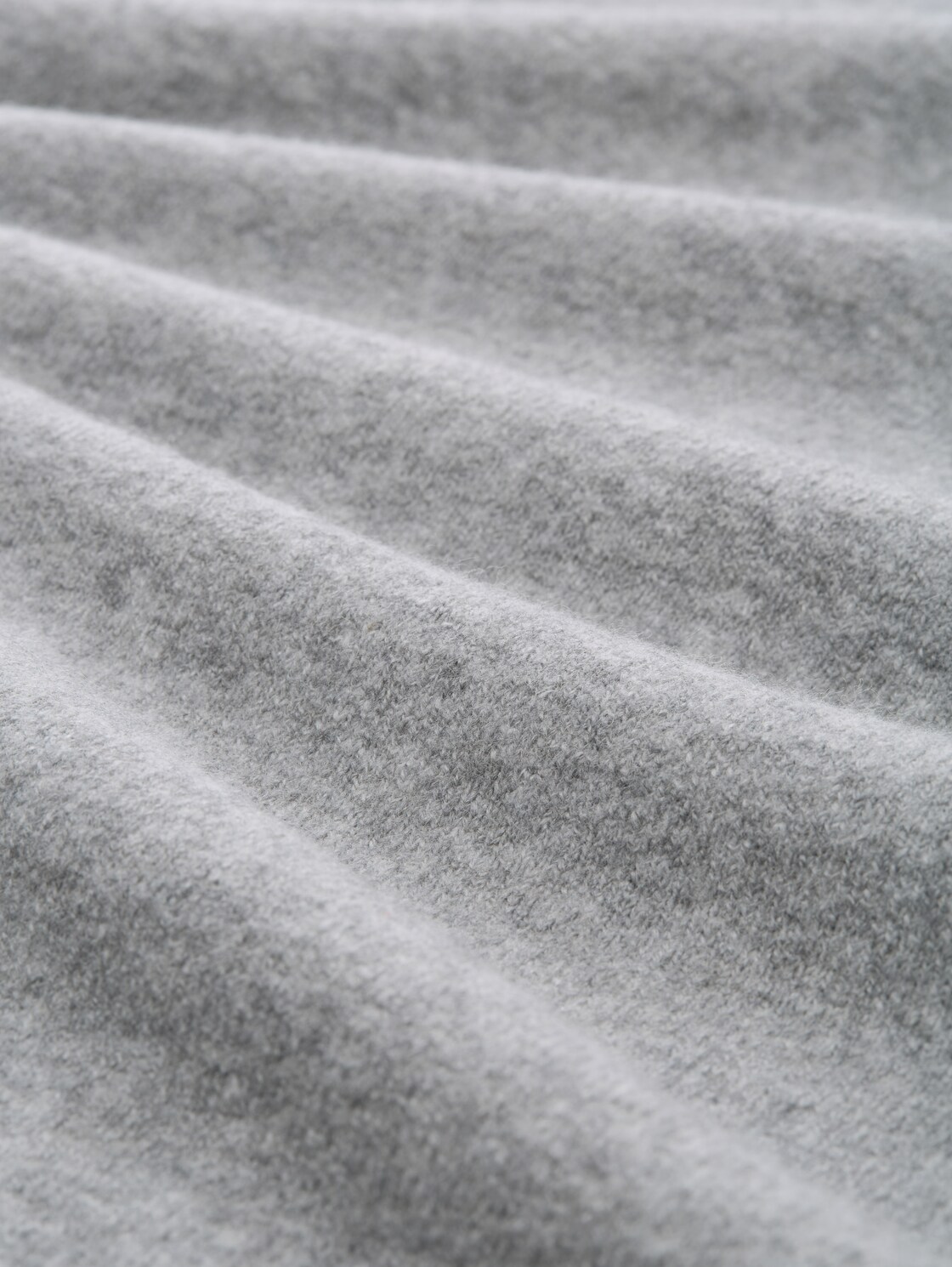 Strickkleid mit U-Boot-Ausschnitt - medium silver grey melange - Material-Ansicht