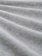 Robe en maille avec décolleté U-Boot - medium silver grey melange - Vue de la matière