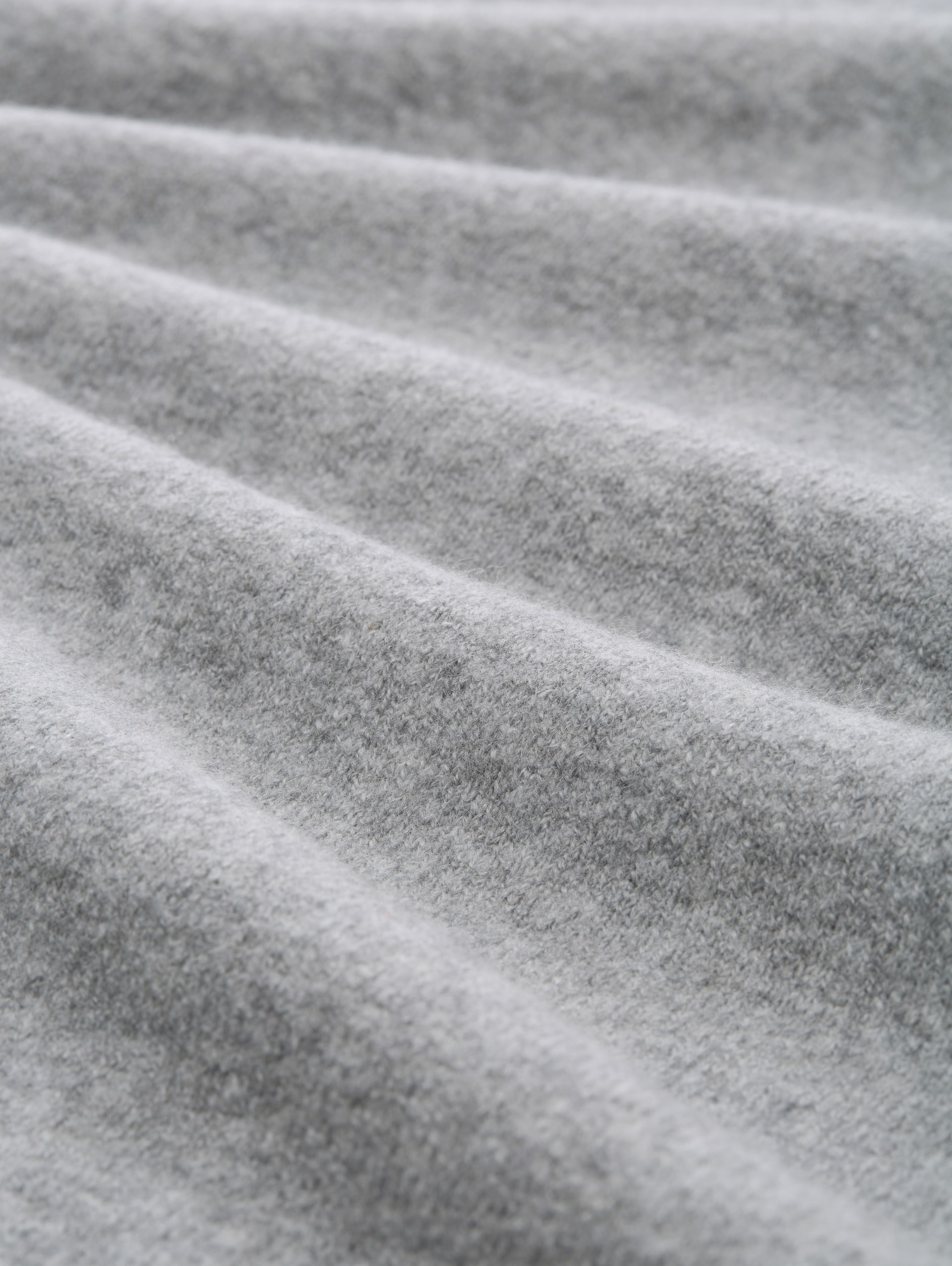 Strickkleid mit U-Boot-Ausschnitt - medium silver grey melange - Material-Ansicht