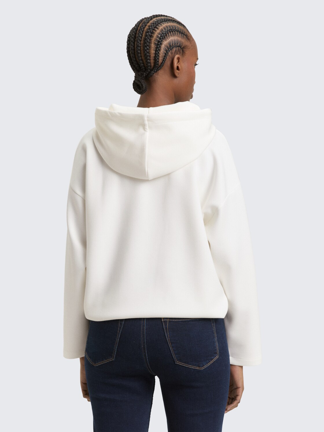 Loose Fit Scuba Hoodie Sweatshirt - Whisper White - Auschnitt Model-Rückansicht