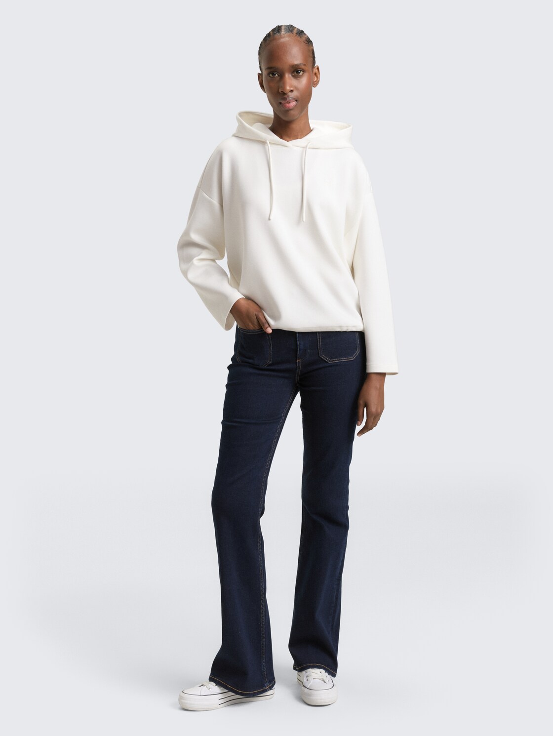 Loose Fit Scuba Hoodie Sweatshirt - Whisper White - Model-Vorderansicht