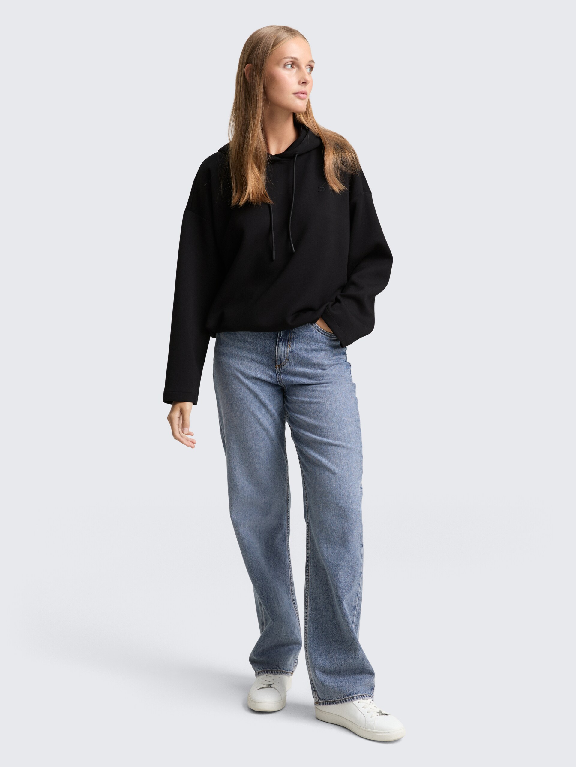 Loose Fit Scuba Hoodie Sweatshirt - deep black - Model-Vorderansicht
