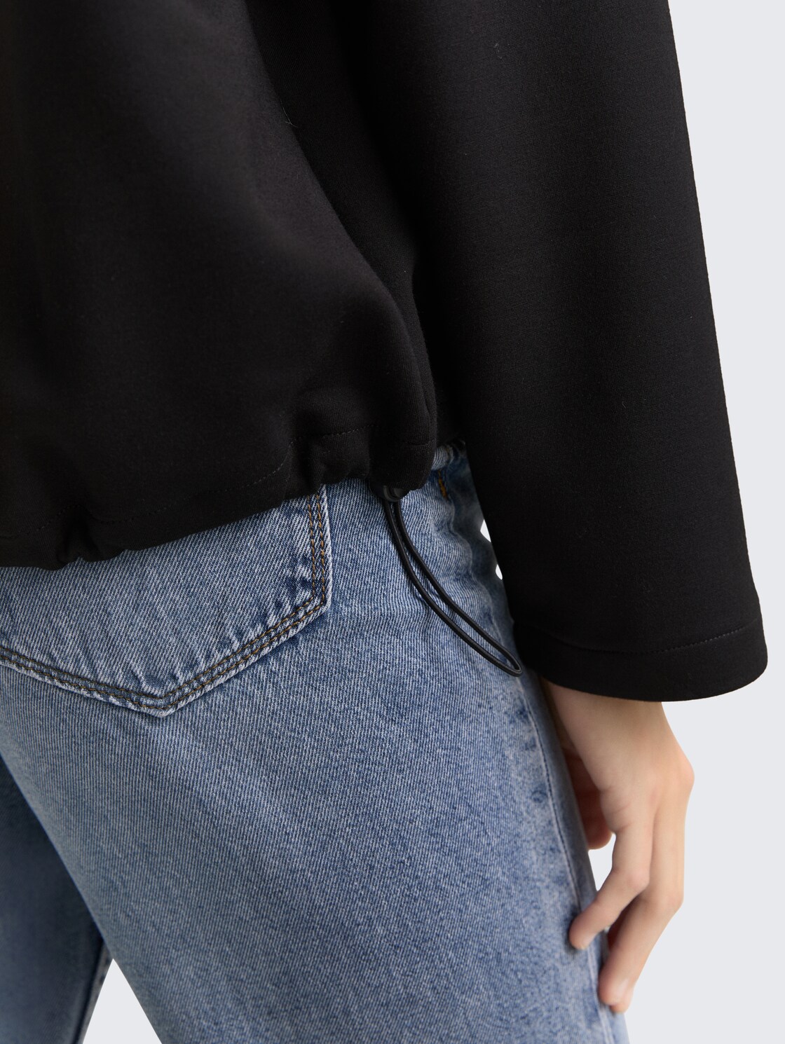 Loose Fit Scuba Hoodie Sweatshirt - deep black - Detail-Model-Ansicht