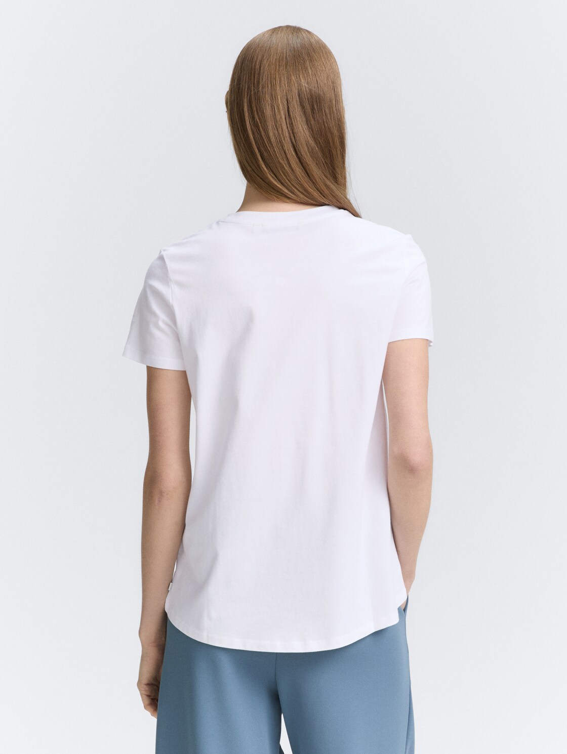 Loose Fit T-Shirt - White - Auschnitt Model-Rückansicht