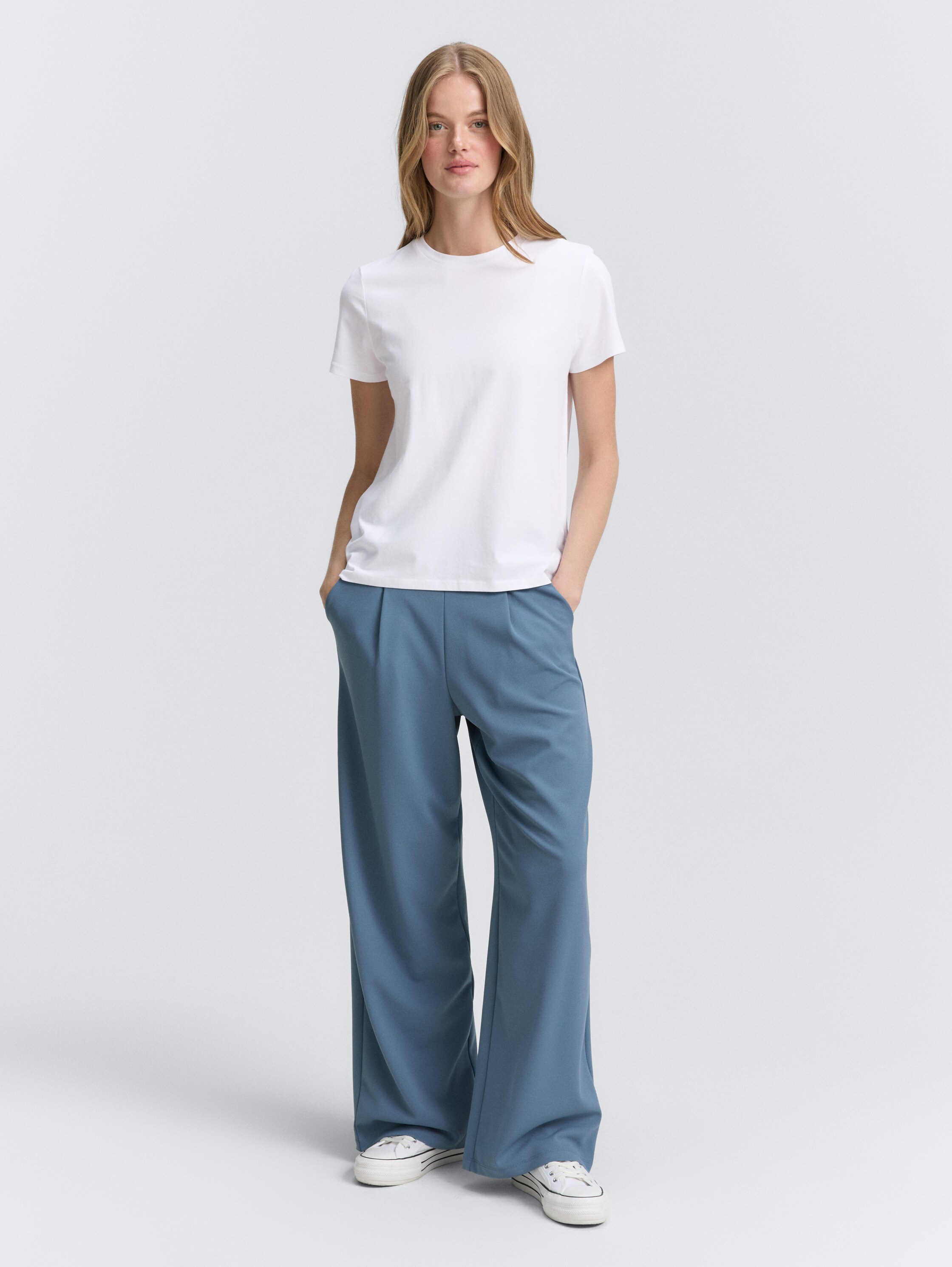 Loose Fit T-Shirt - white - 