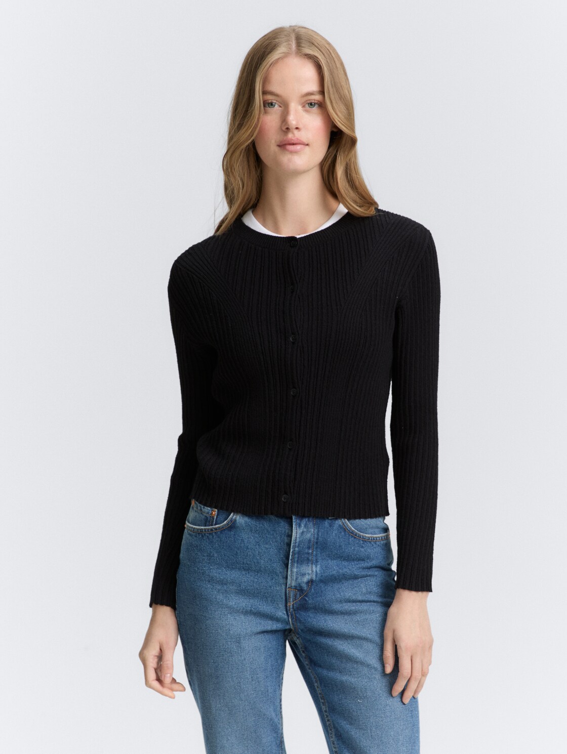 Cardigan mit Rippstruktur - deep black - Ausschnitt Model-Vorderansicht