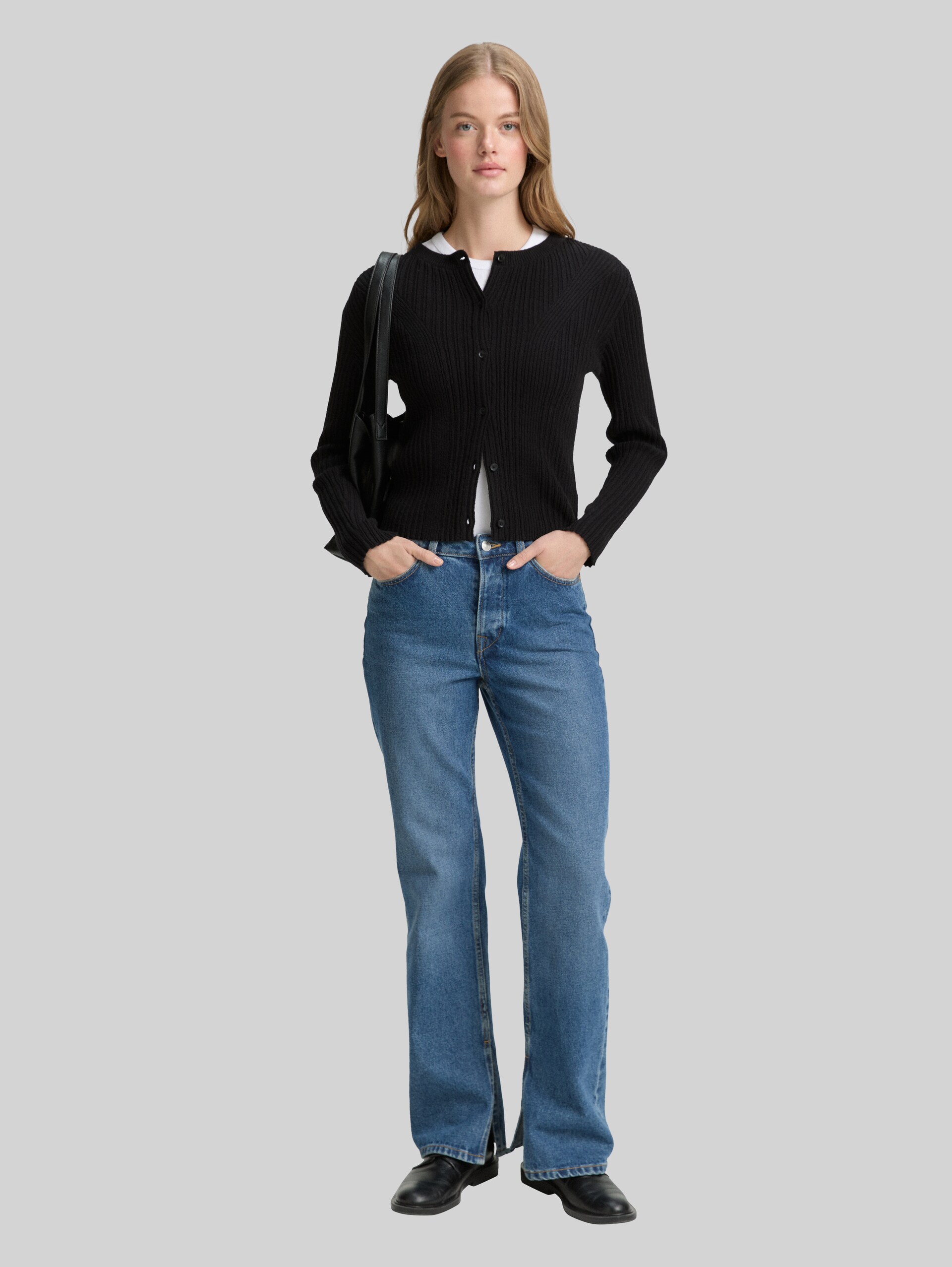 Cardigan with ribbed structure - deep black - Model front view