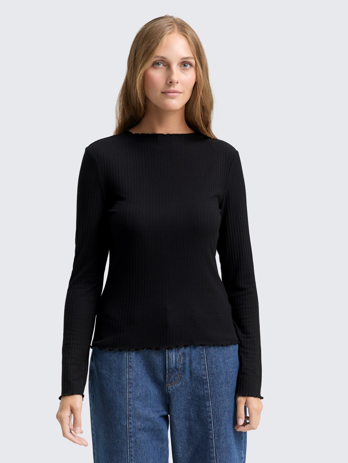 Ripp Langarmshirt mit Stehkragen - deep black - Ausschnitt Model-Vorderansicht