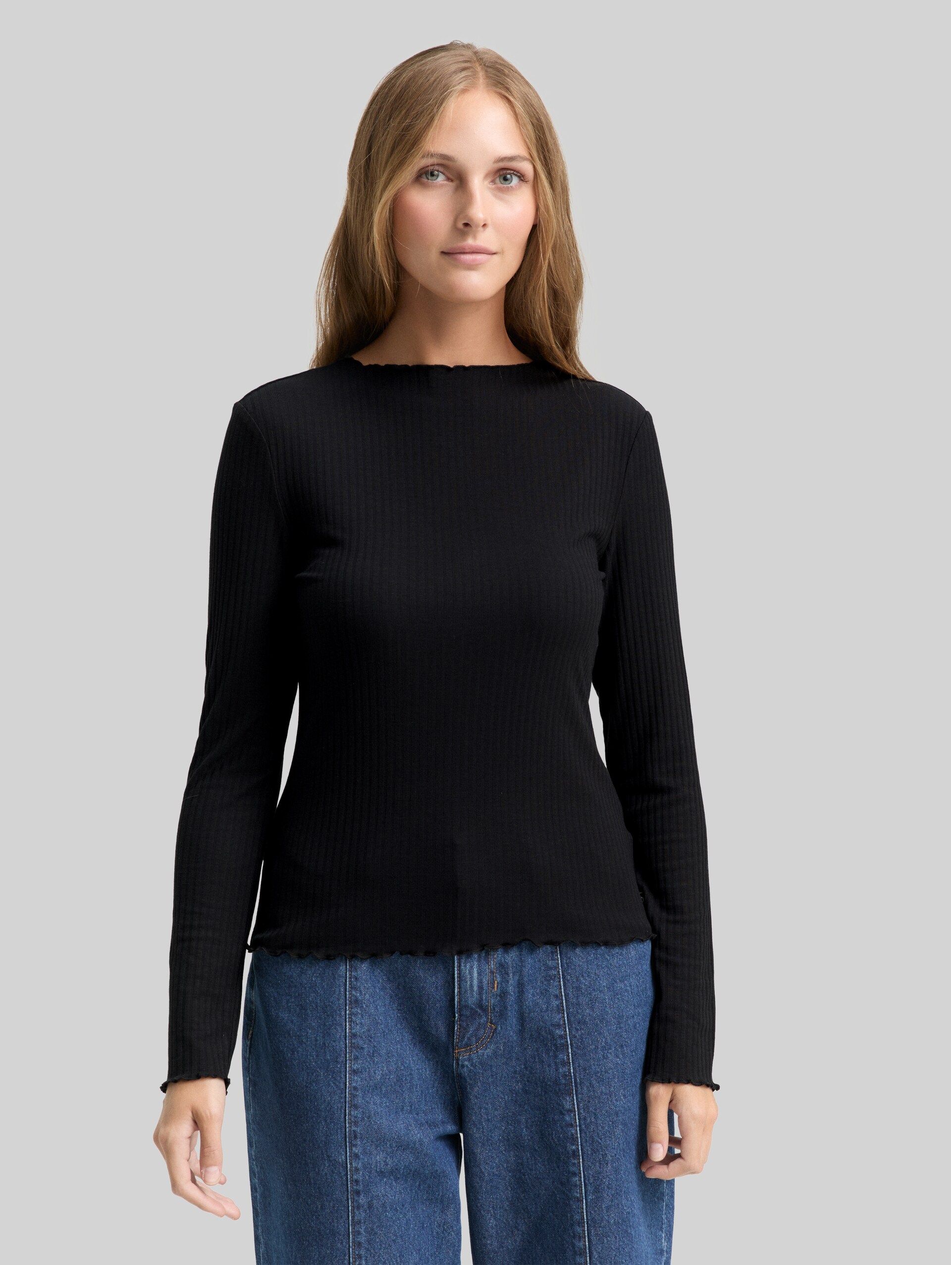 Ripp Langarmshirt mit Stehkragen - deep black - Ausschnitt Model-Vorderansicht
