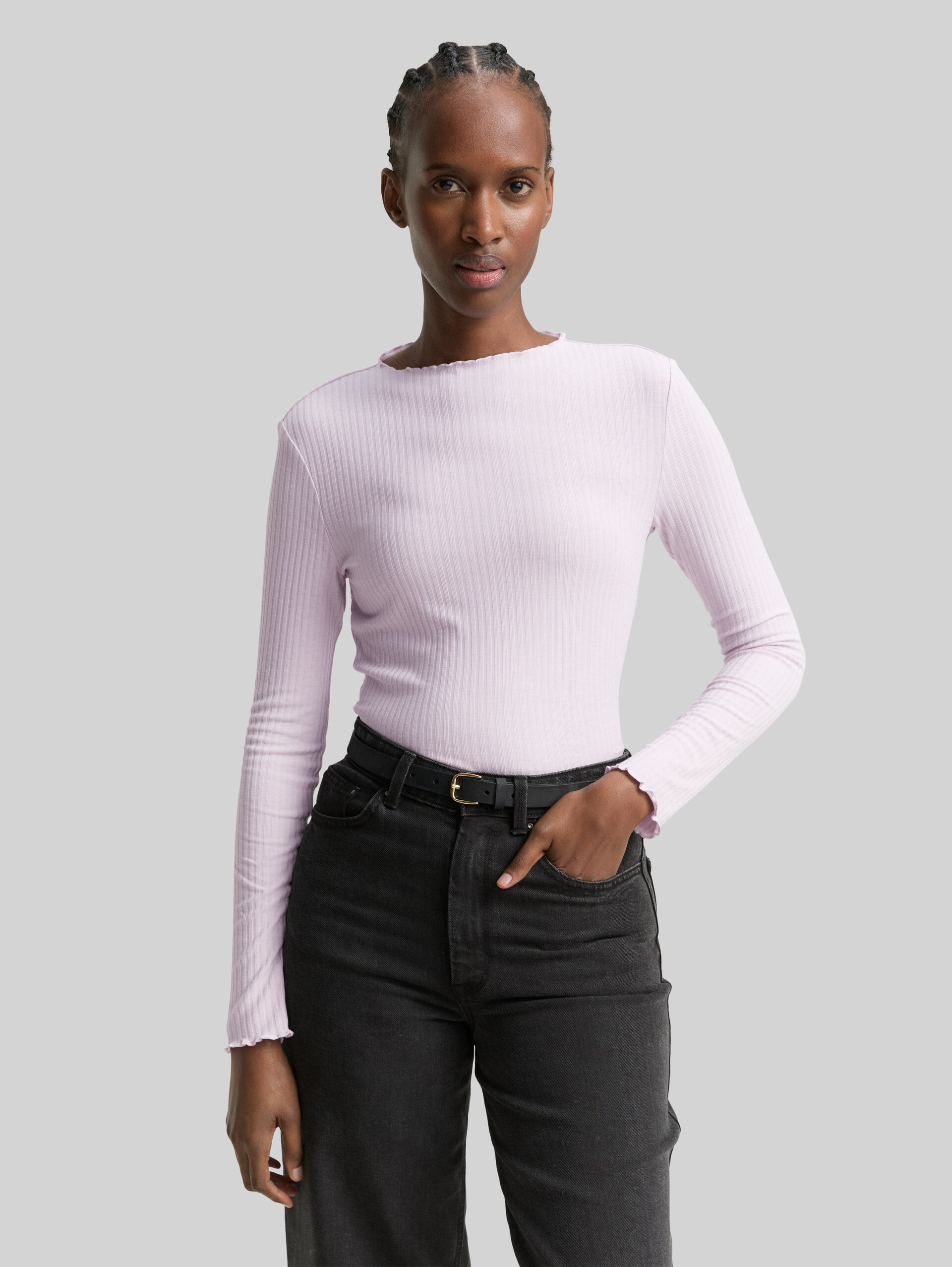 Ribbed long-sleeved shirt with stand-up collar - lilac fog - Neckline model front view