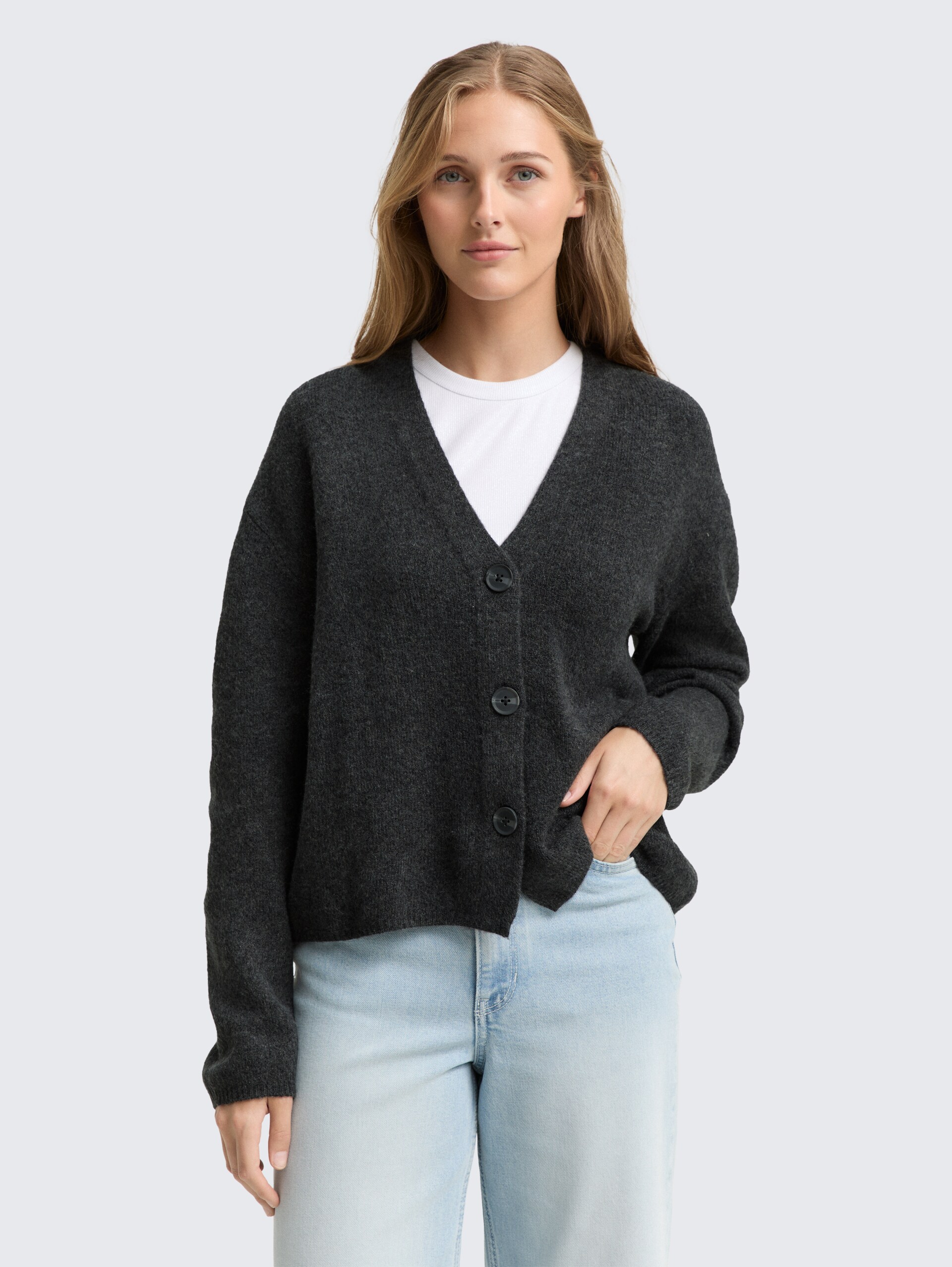 Cardigan mit V-Ausschnitt - Shale Grey Melange - Ausschnitt Model-Vorderansicht