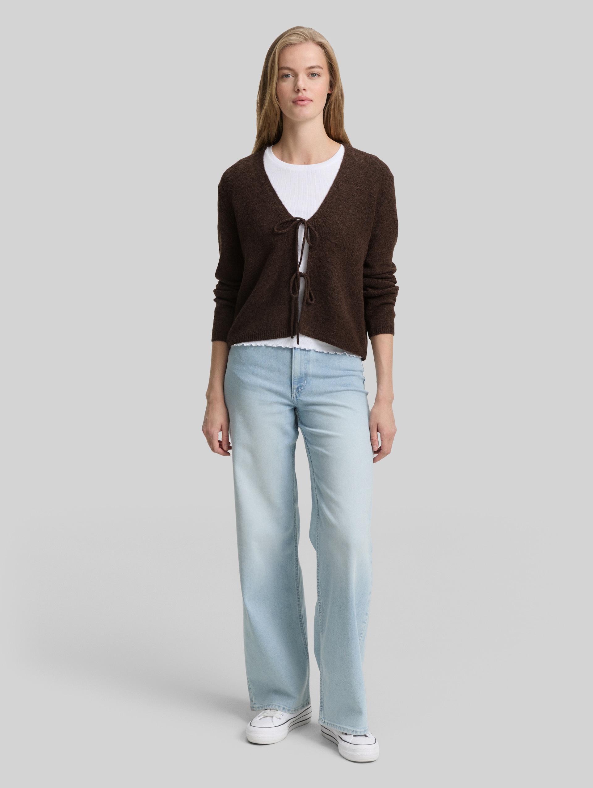 Cardigan with bow details - chocolate brown melange - Model front view