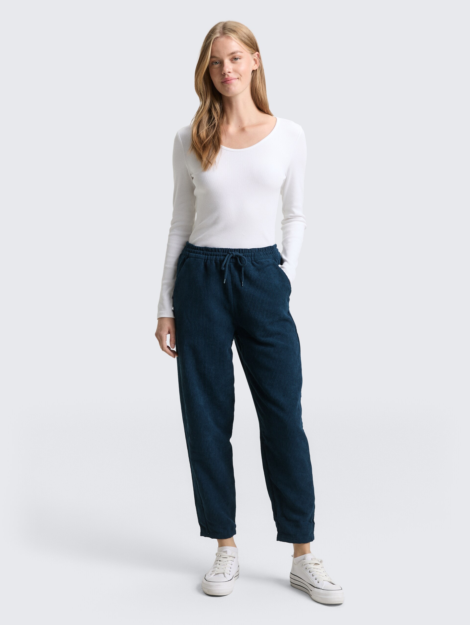 Cordhose mit Kordelzug - dark sea petrol - Model-Vorderansicht