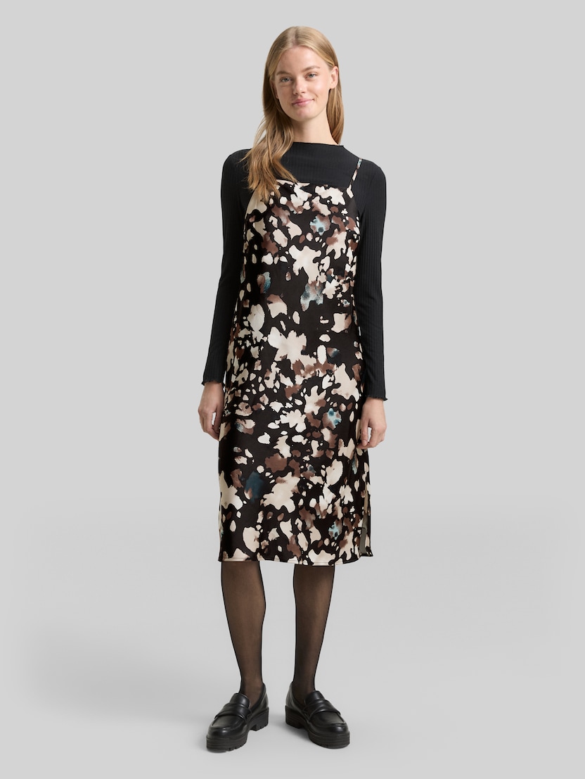 Satin Midi-Kleid mit Muster von Denim Female, abstract print