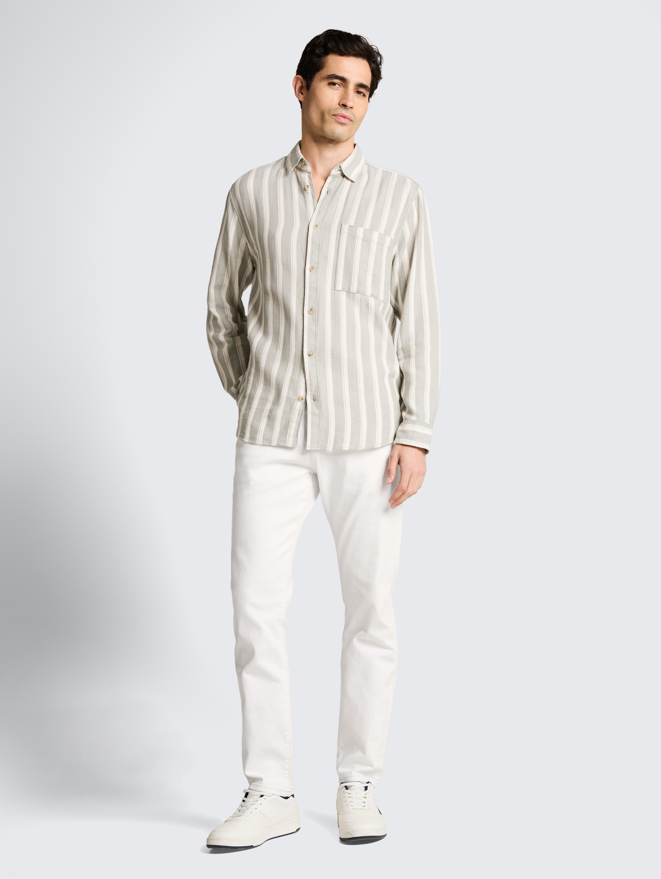 TTJOSH REGULAR SLIM Jeans - White Denim - Model-Vorderansicht