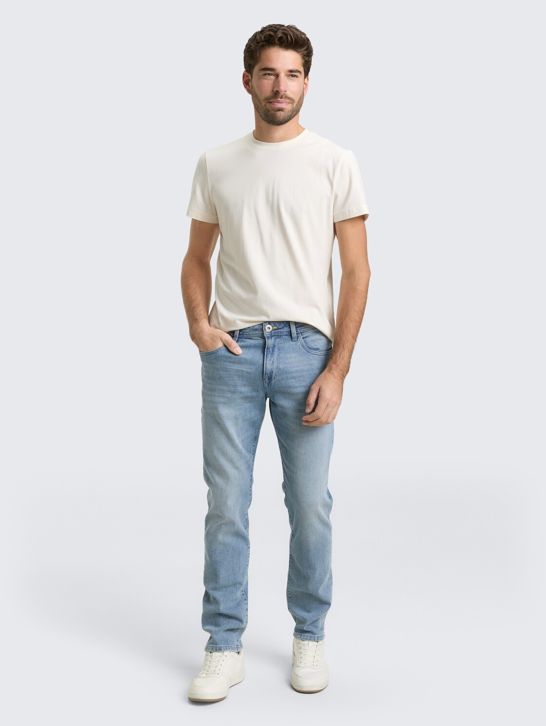TTJOSH REGULAR SLIM Jeans - Used Light Stone Blue Denim - Model-Vorderansicht