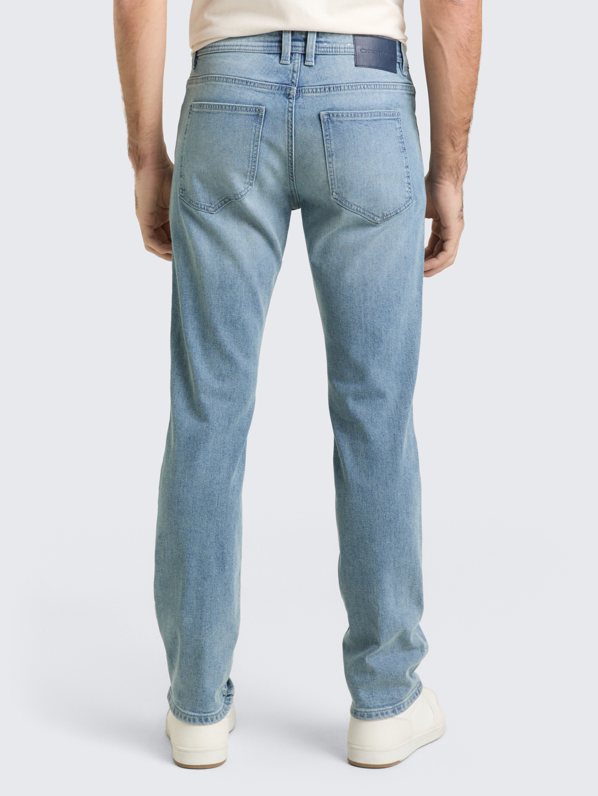 TTJOSH REGULAR SLIM Jeans - Used Light Stone Blue Denim - Découpe Vue arrière du modèle