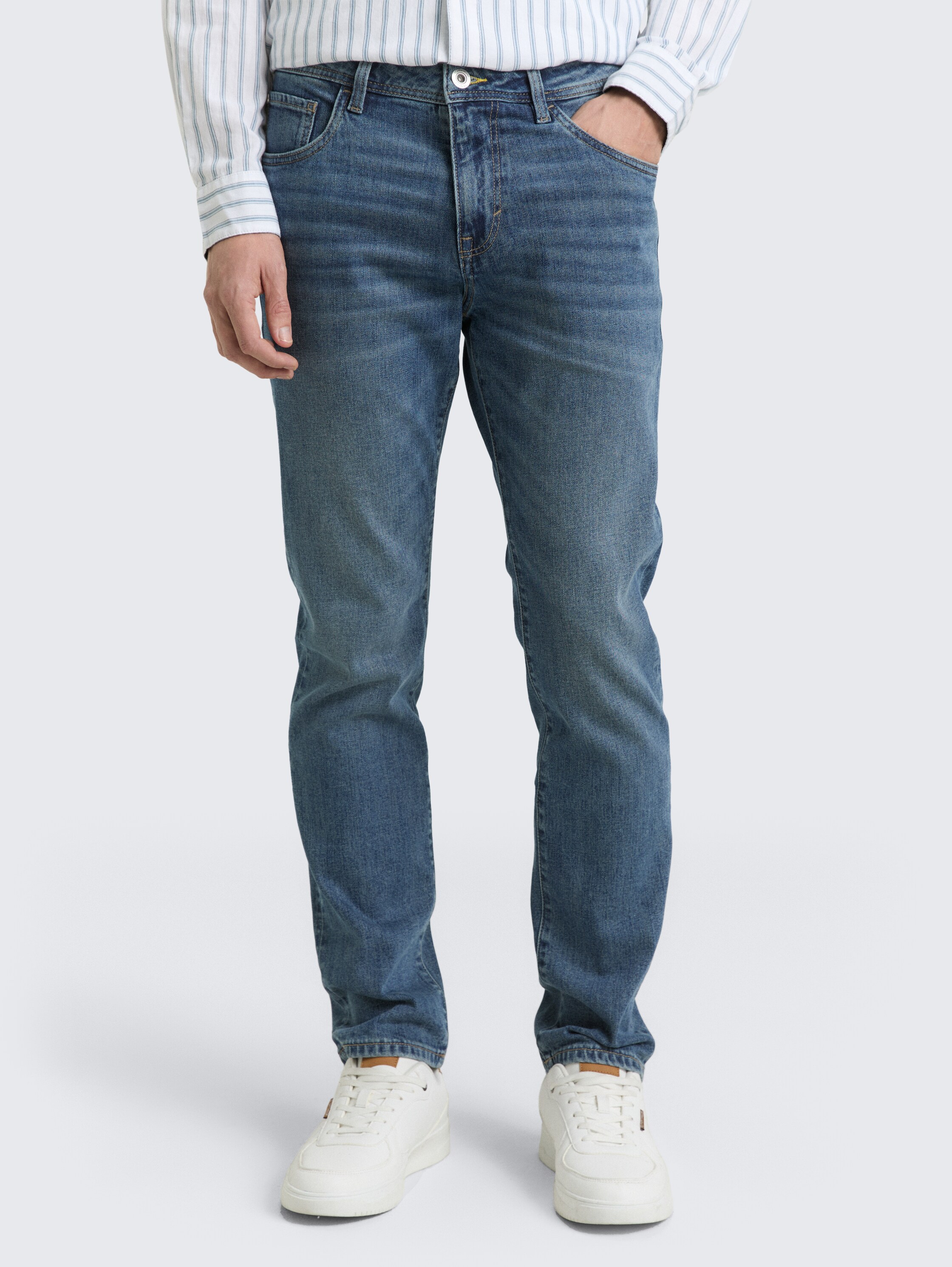 TTJOSH REGULAR SLIM Jeans - Used Mid Stone Blue Denim - Ausschnitt Model-Vorderansicht