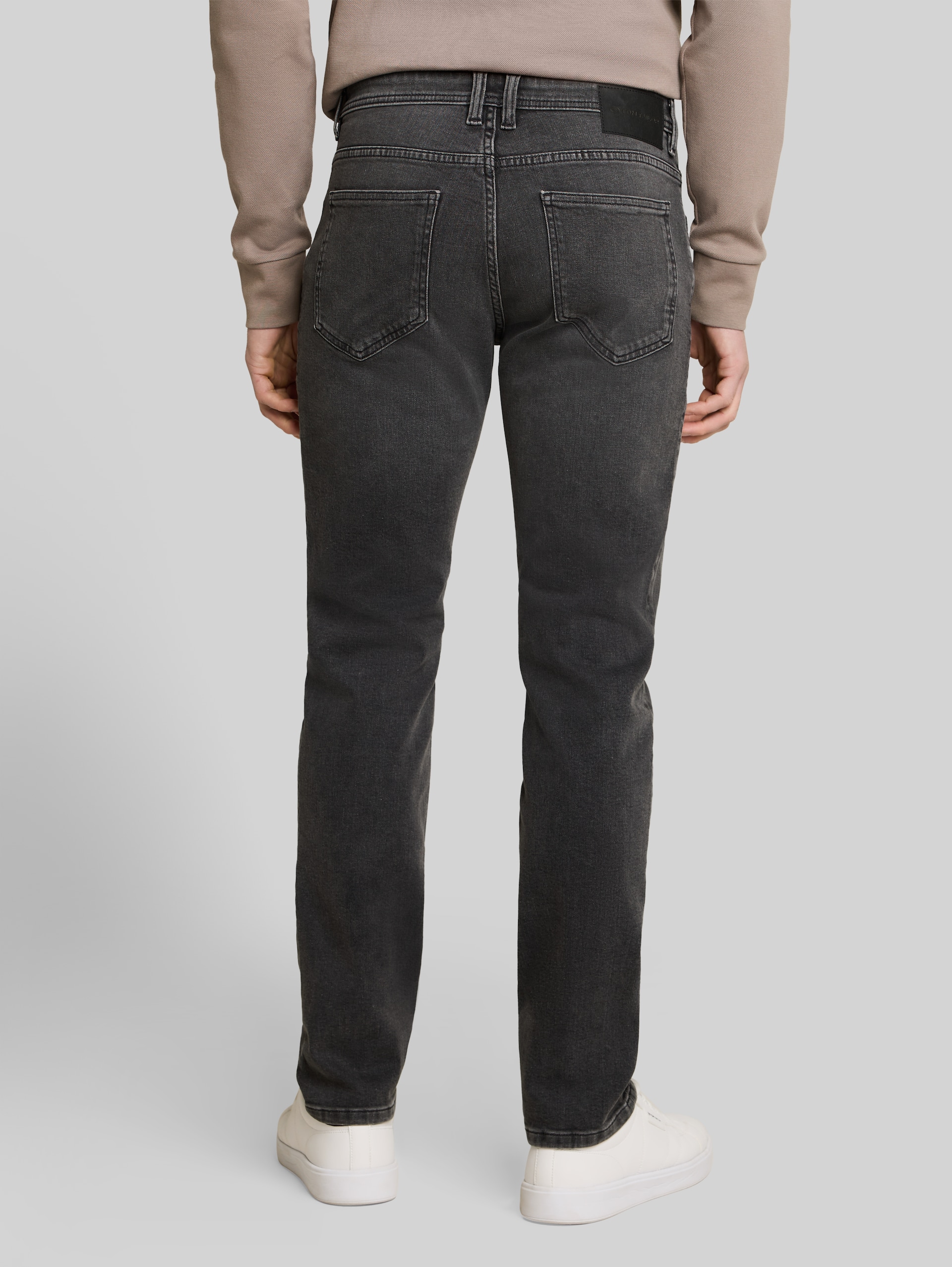 TTJOSH REGULAR SLIM Jeans - used dark stone grey denim - Auschnitt Model-Rückansicht