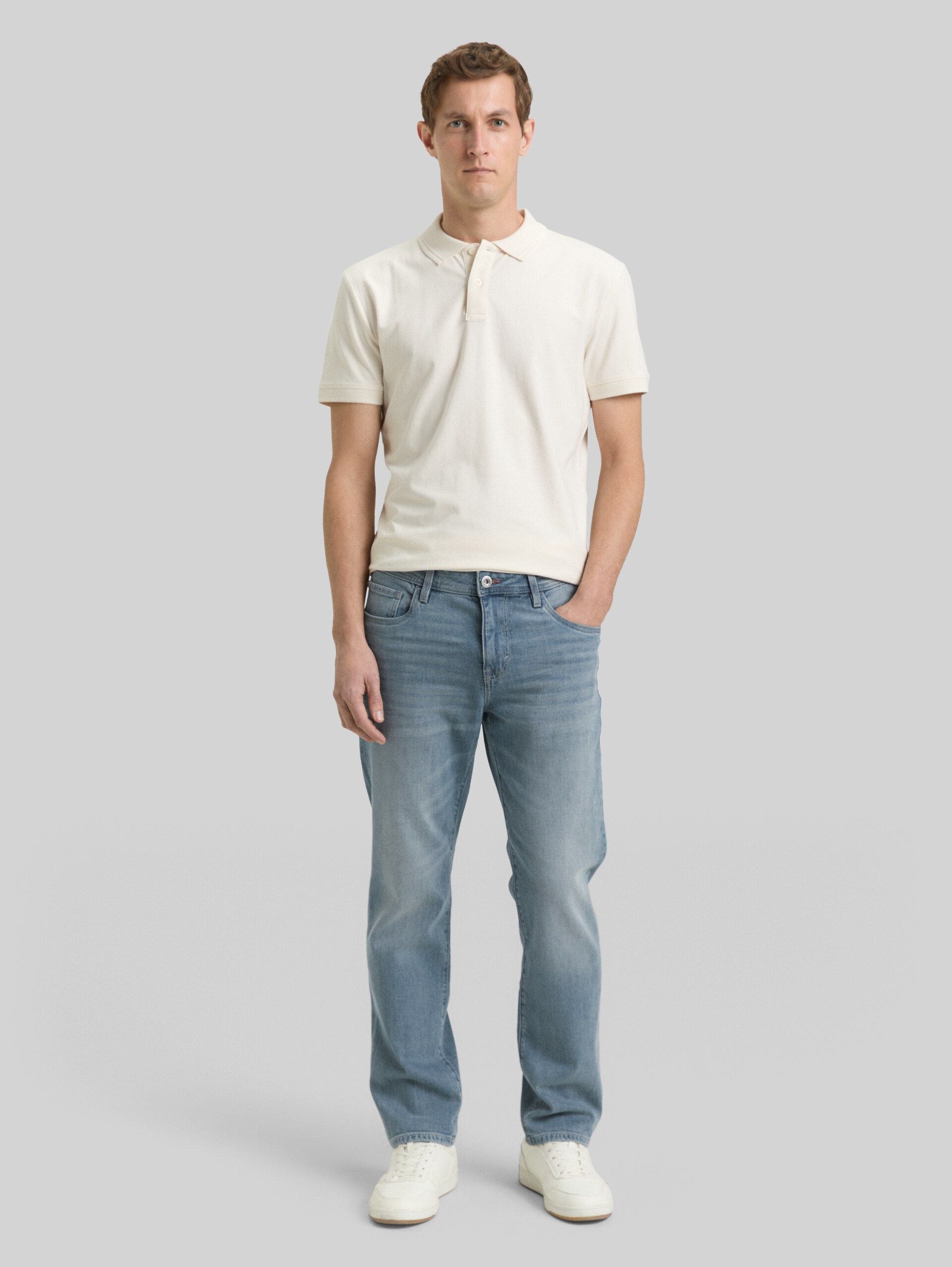 TTMARVIN STRAIGHT Stretch Jeans - light stone blue grey denim - Model front view
