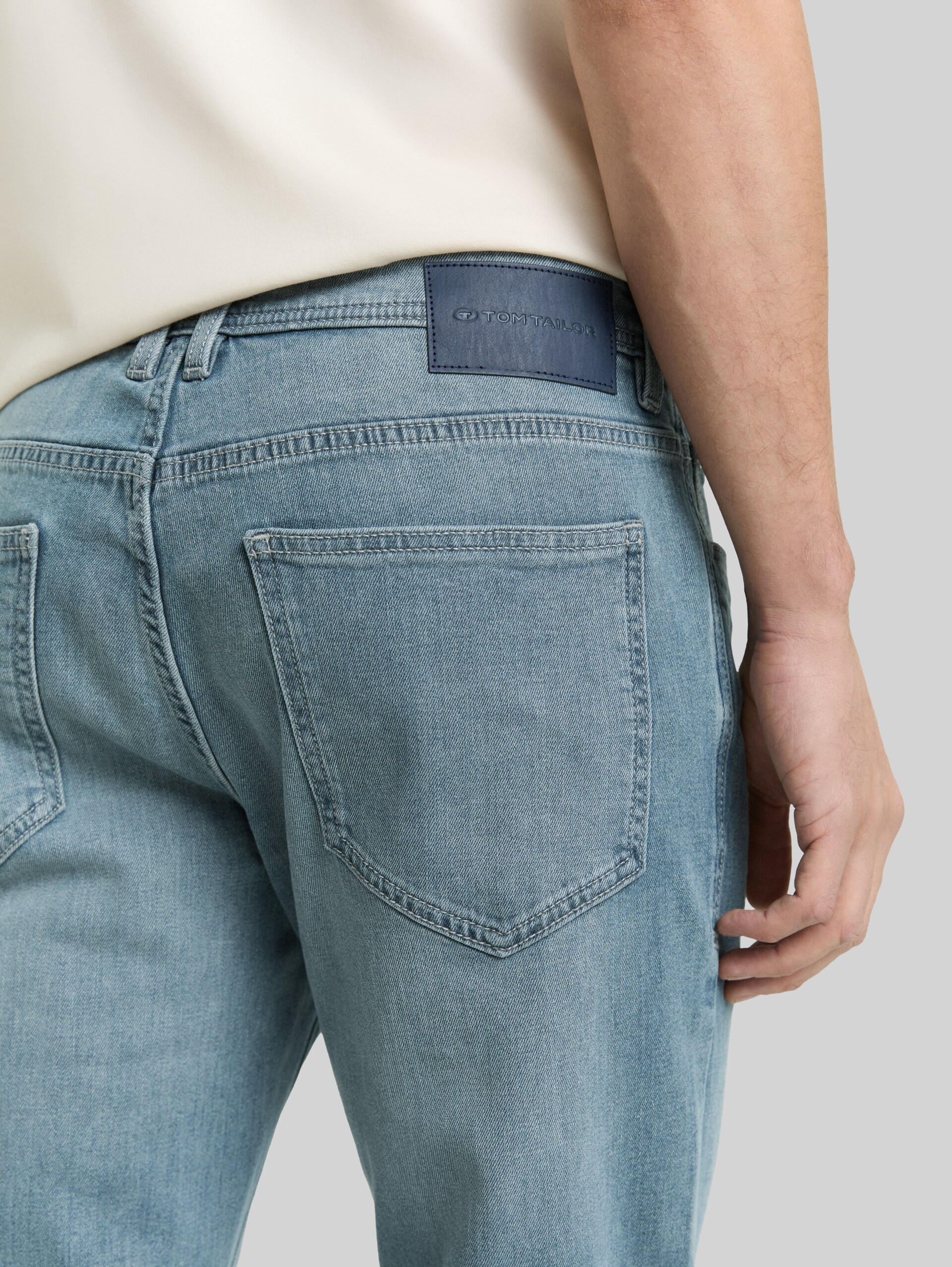 TTMARVIN STRAIGHT Stretch Jeans - light stone blue grey denim - Detail model view
