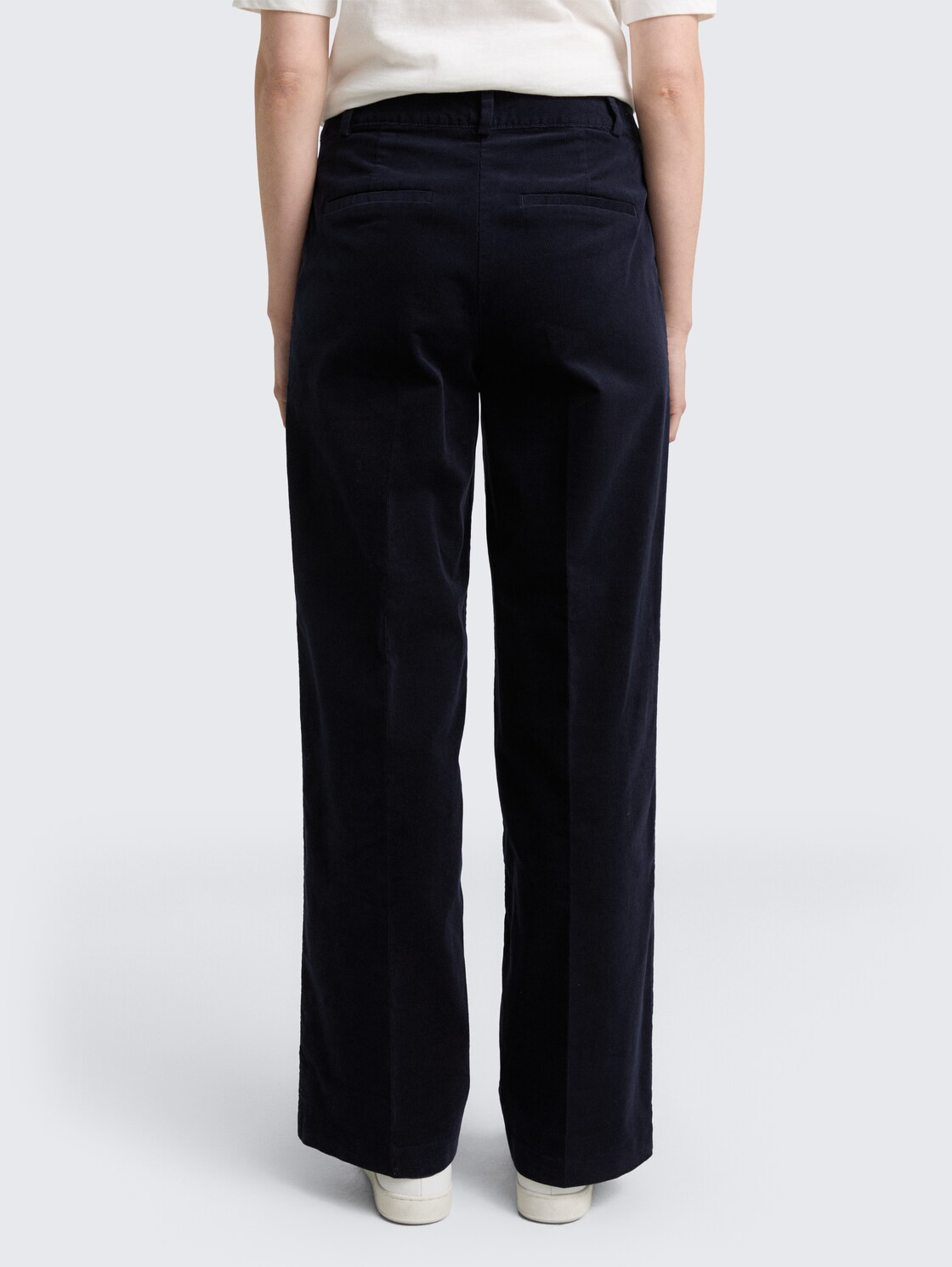 TTLEA Wide Leg Cordhose - Lunar Eclipse - Auschnitt Model-Rückansicht