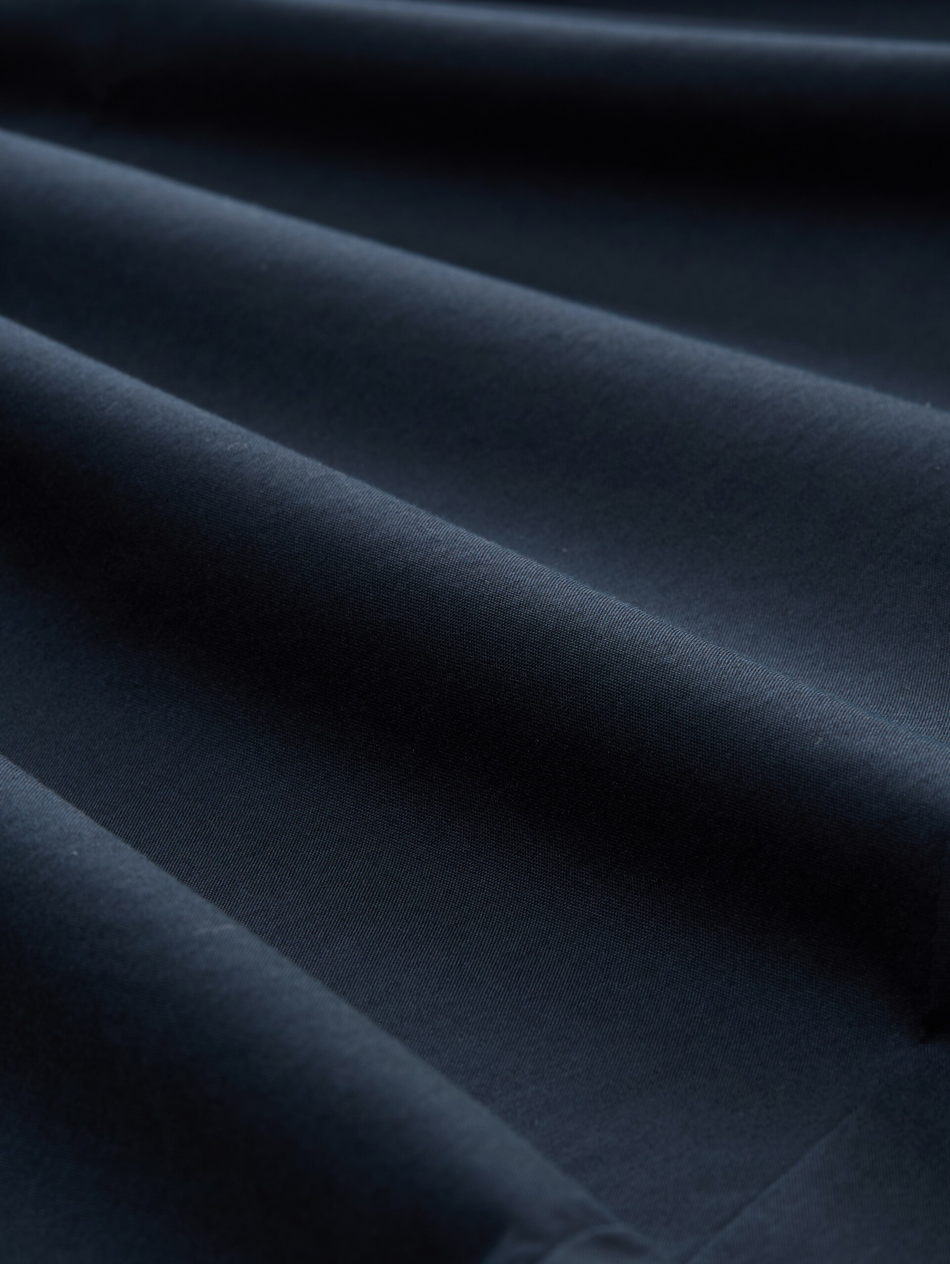Fitted Popeline Hemdbluse - Lunar Eclipse - Material-Ansicht