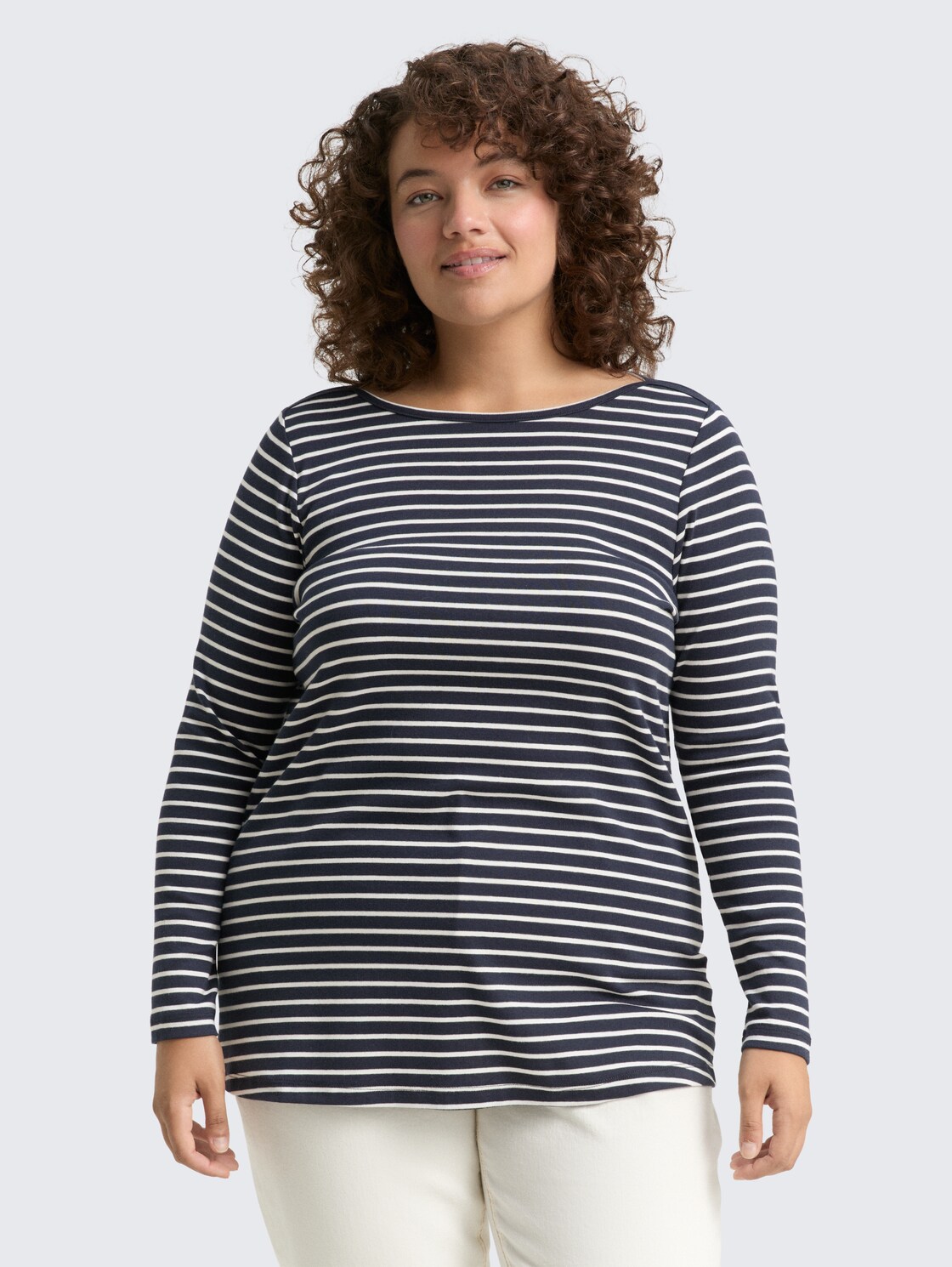 Plus Size - Langarmshirt mit Streifenmuster - navy offwhite tee stripe - Ausschnitt Model-Vorderansicht