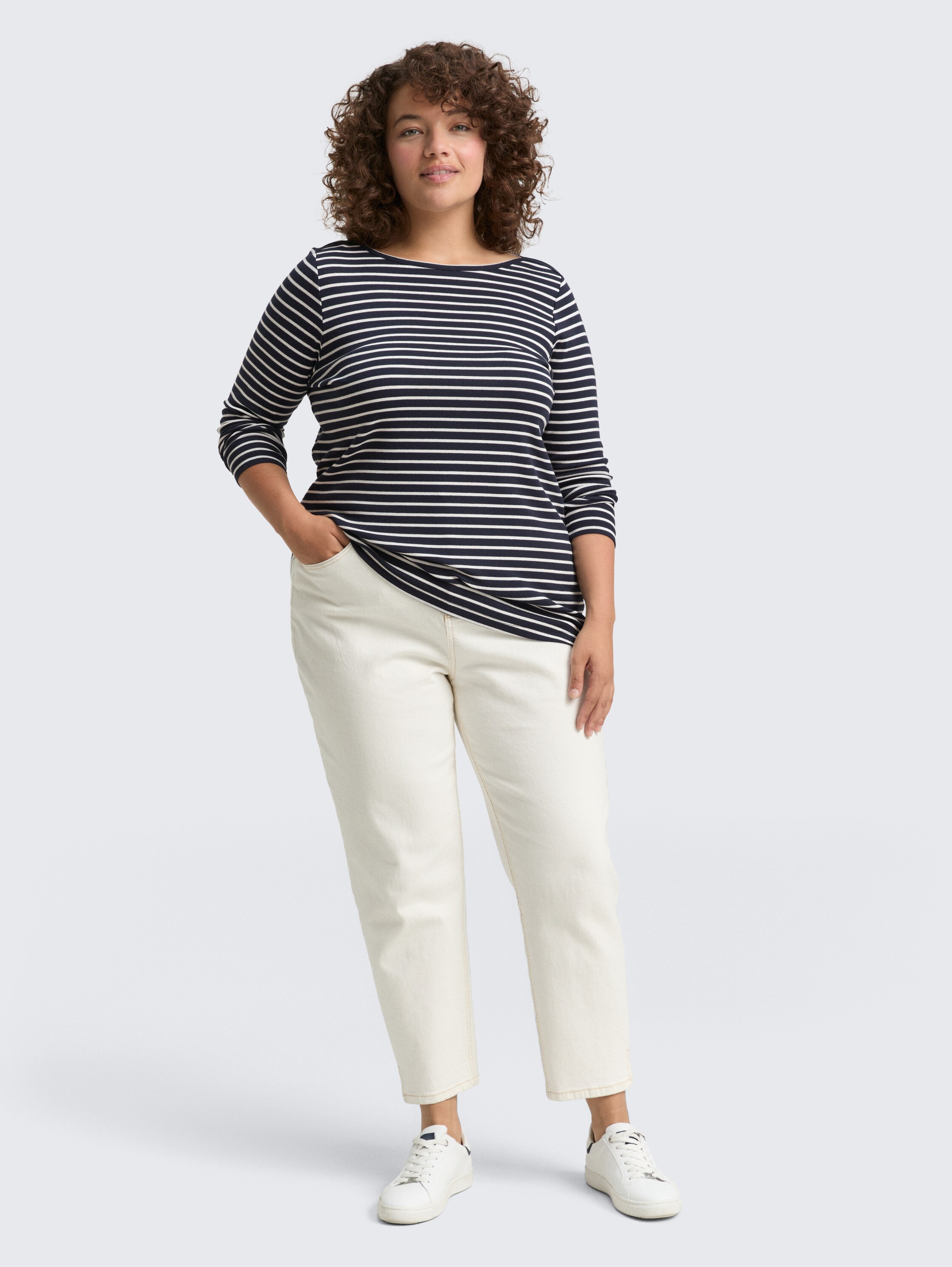 Plus Size - Langarmshirt mit Streifenmuster - navy offwhite tee stripe - Model-Vorderansicht