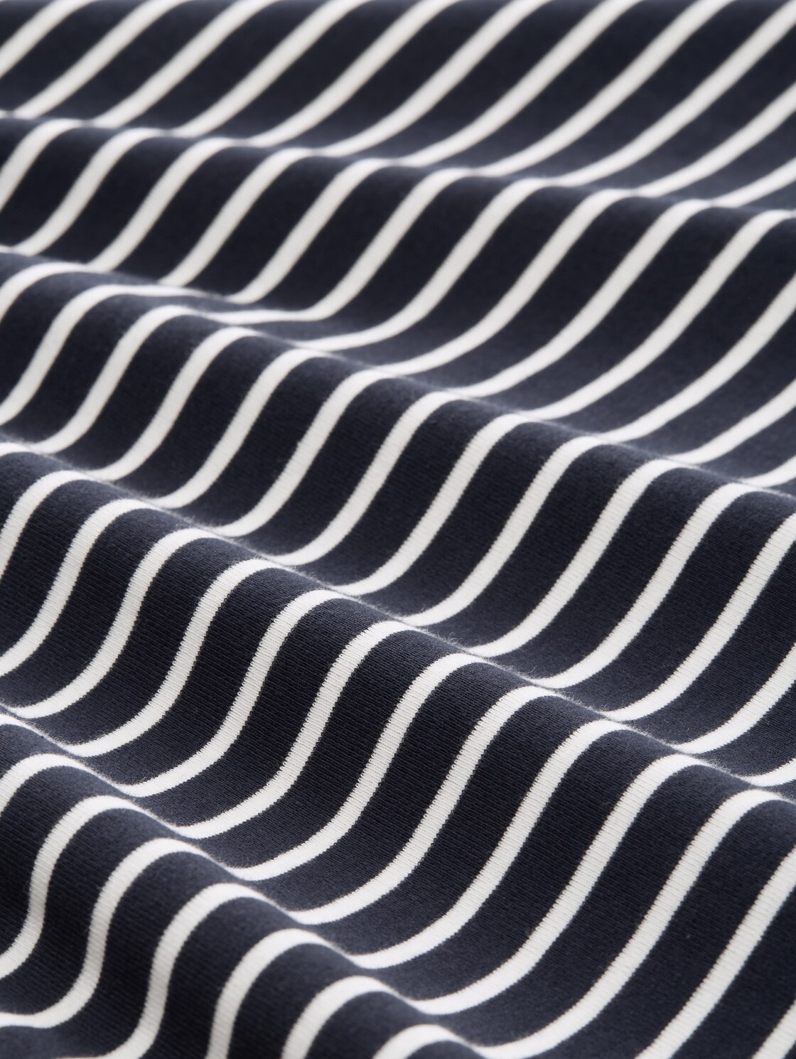 Plus Size - Langarmshirt mit Streifenmuster - navy offwhite tee stripe - Material-Ansicht