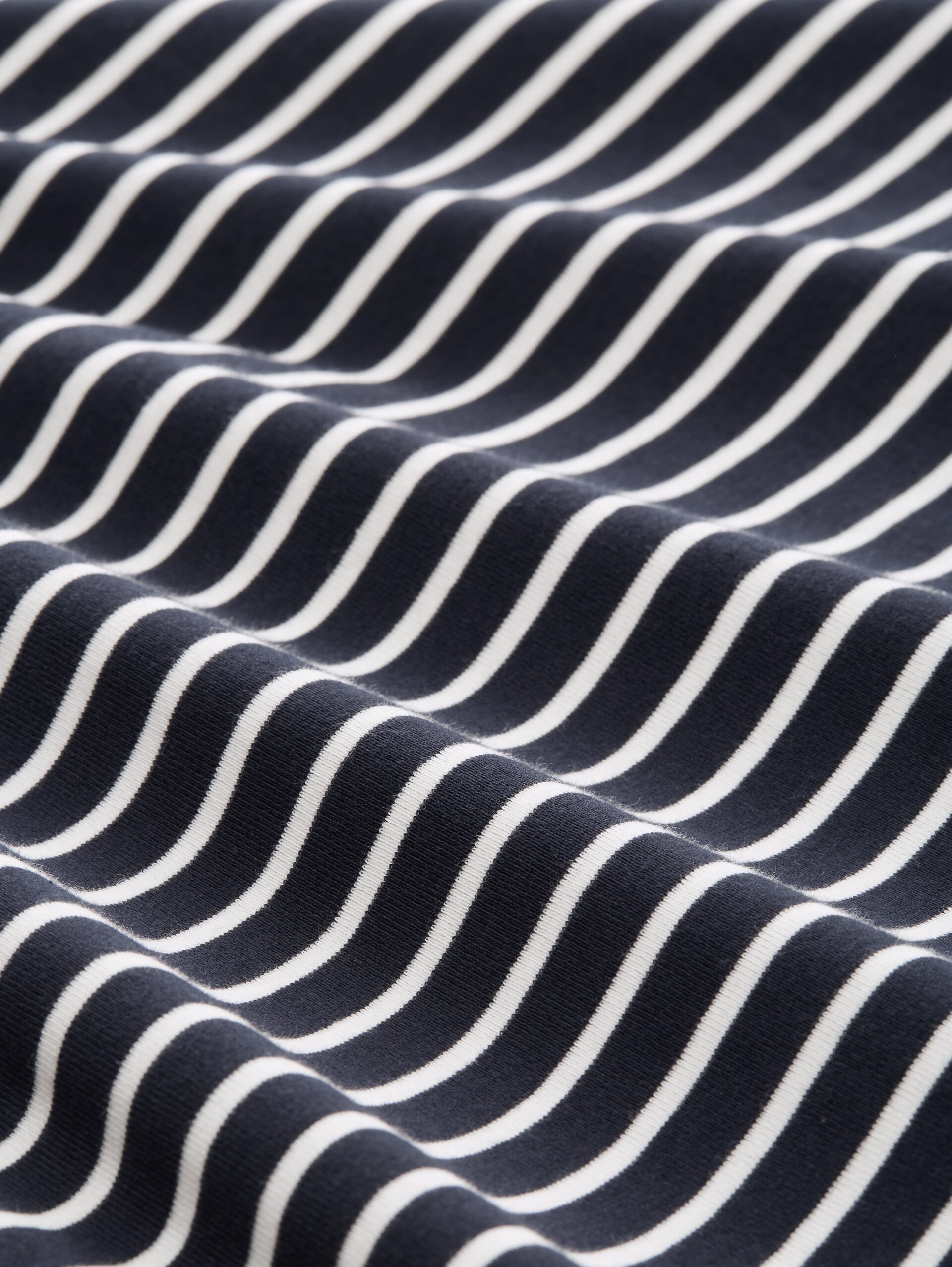 Plus Size - Langarmshirt mit Streifenmuster - navy offwhite tee stripe - Material-Ansicht