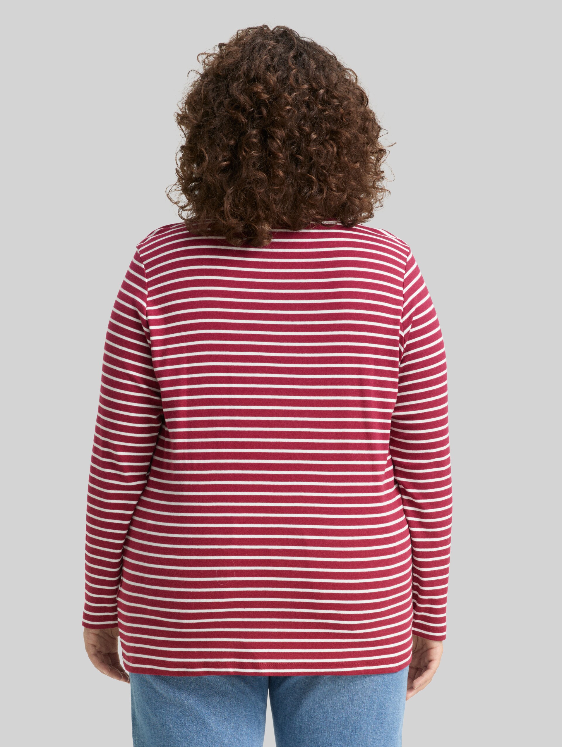 Plus Size - Long sleeve shirt with stripe pattern - red offwhite stripe - Neckline model-back view