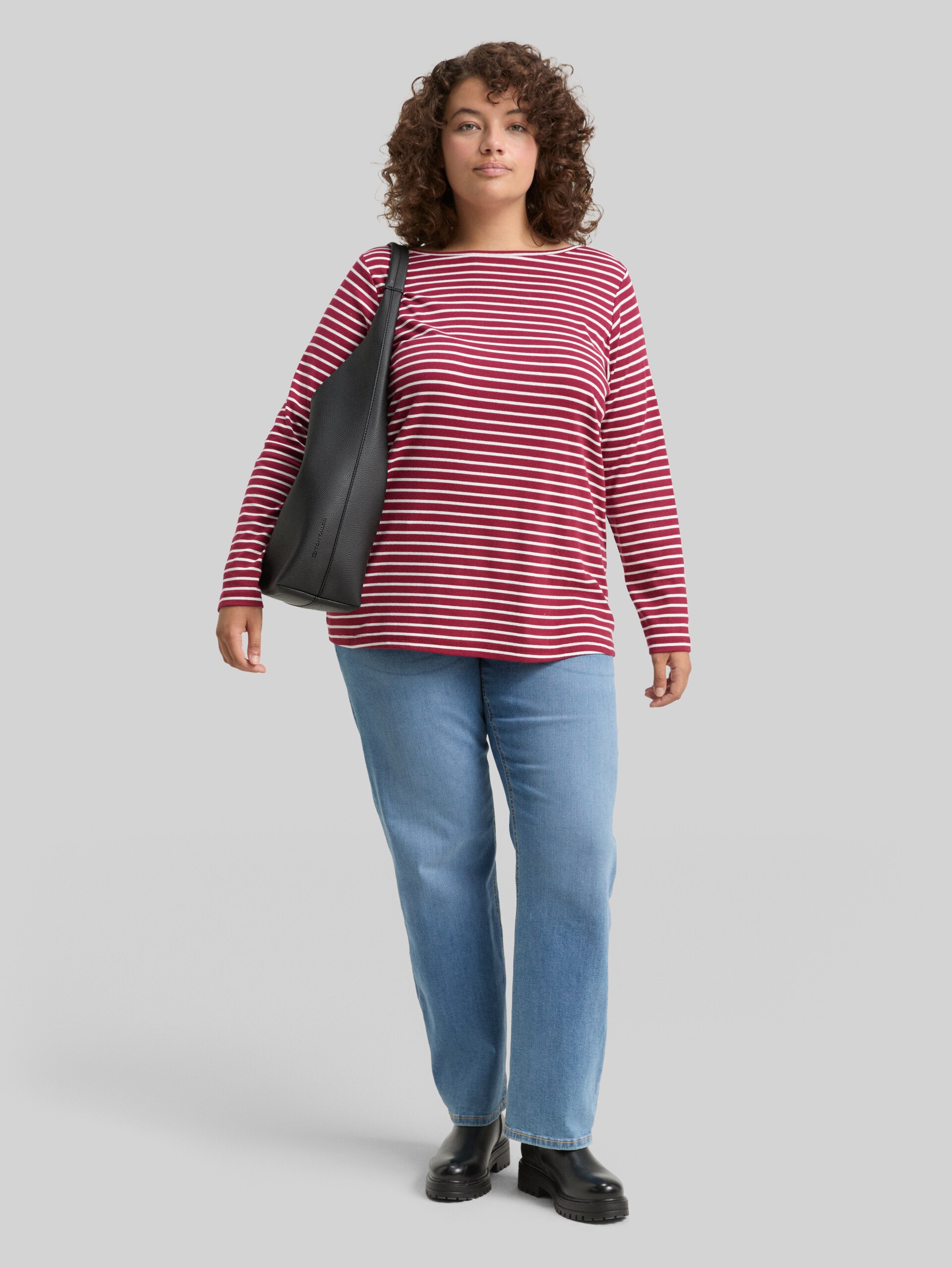 Plus Size - Long sleeve shirt with stripe pattern - red offwhite stripe - Model front view