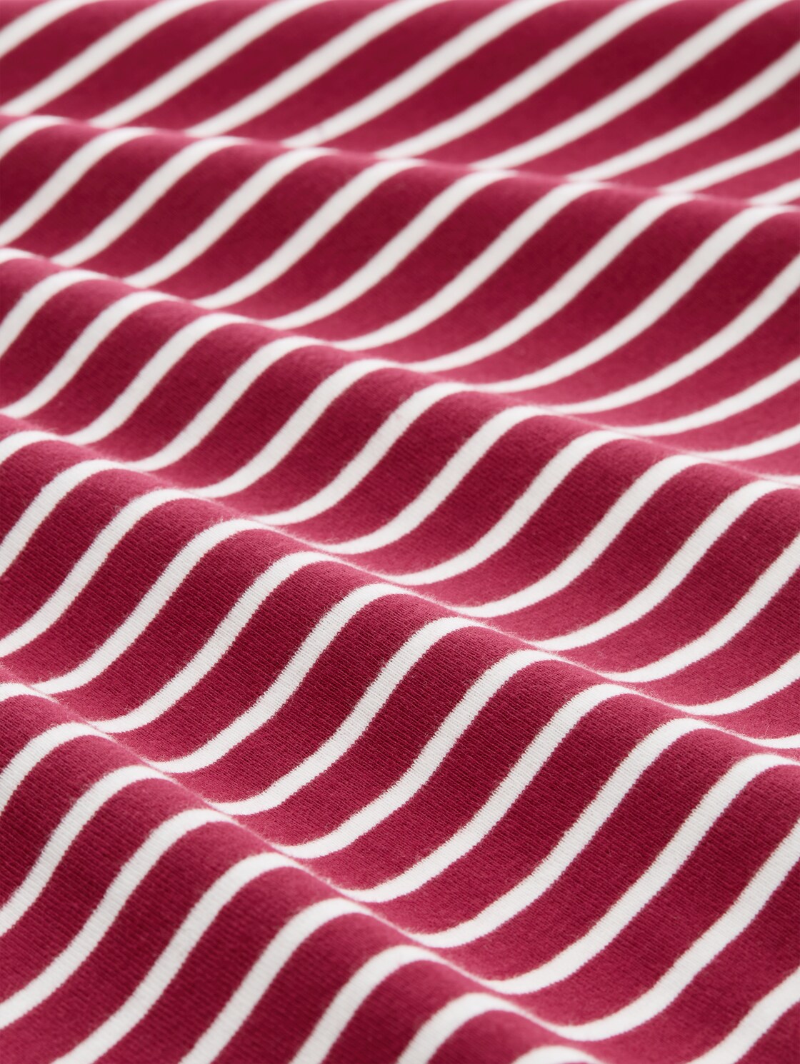 Plus Size - Langarmshirt mit Streifenmuster - red offwhite stripe - Material-Ansicht