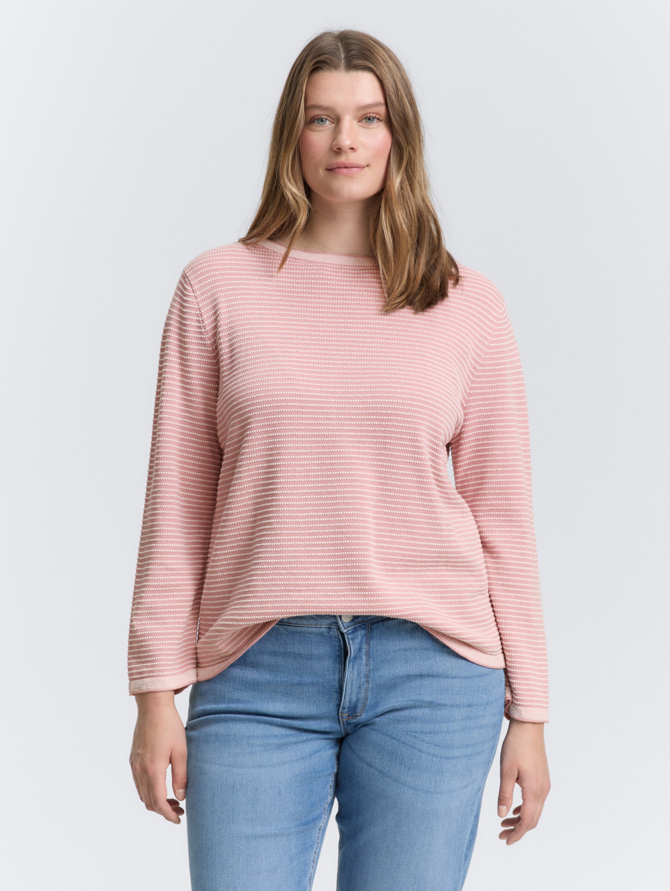 Plus Size - Strickpullover mit U-Boot-Ausschnitt - rose bubble knit stripe - Ausschnitt Model-Vorderansicht