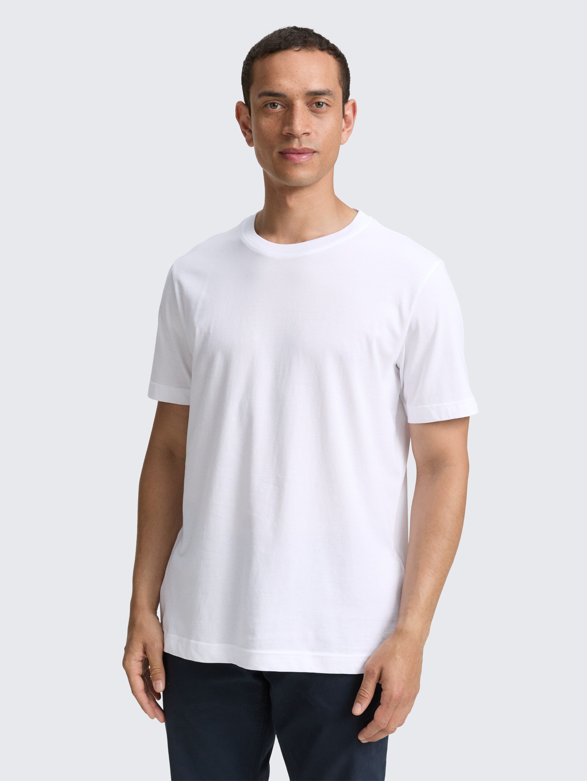 T-Shirts aus Baumwolle im 2er-Pack - White - Ausschnitt Model-Vorderansicht