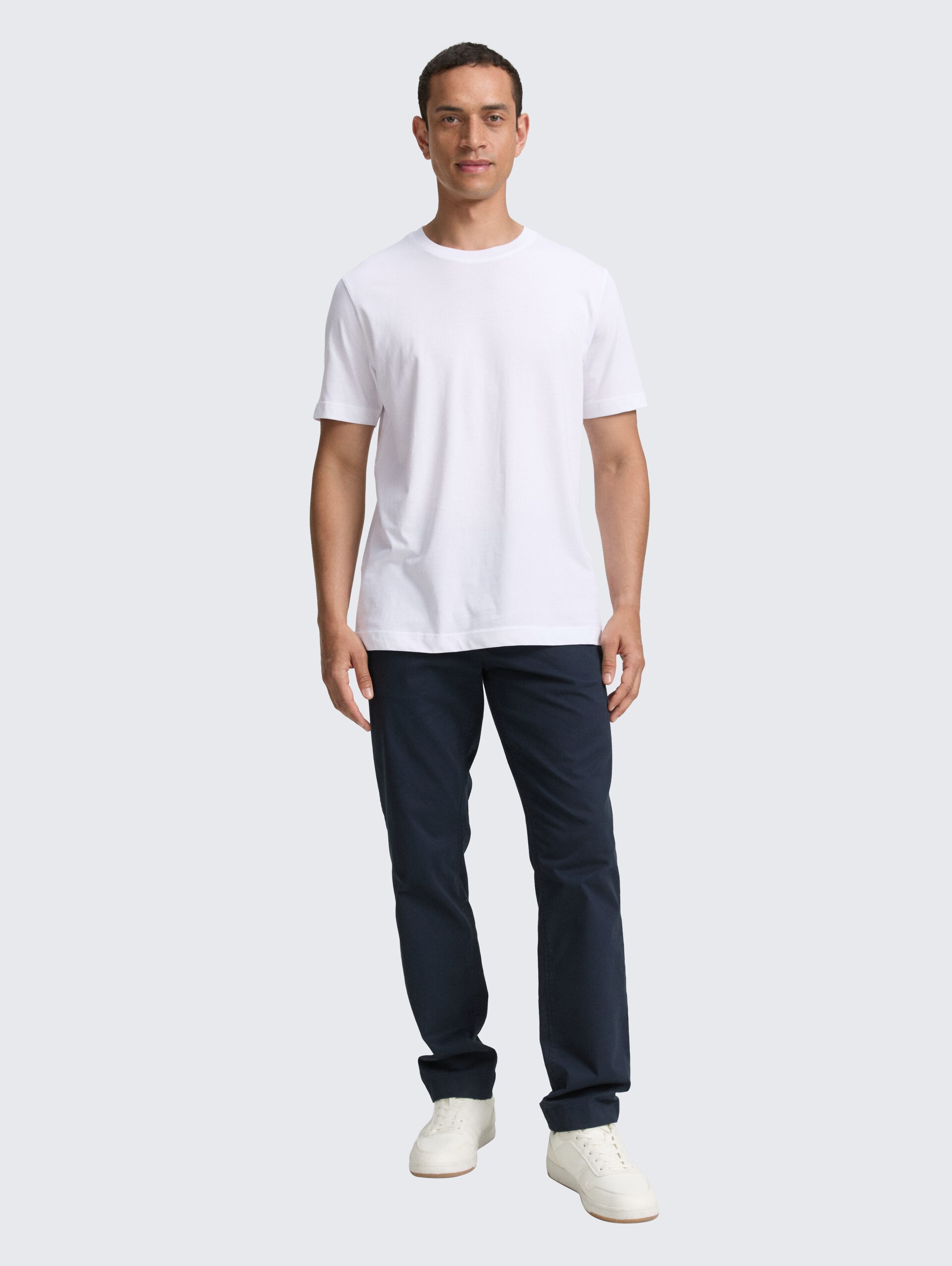 T-Shirts aus Baumwolle im 2er-Pack - White - Model-Vorderansicht