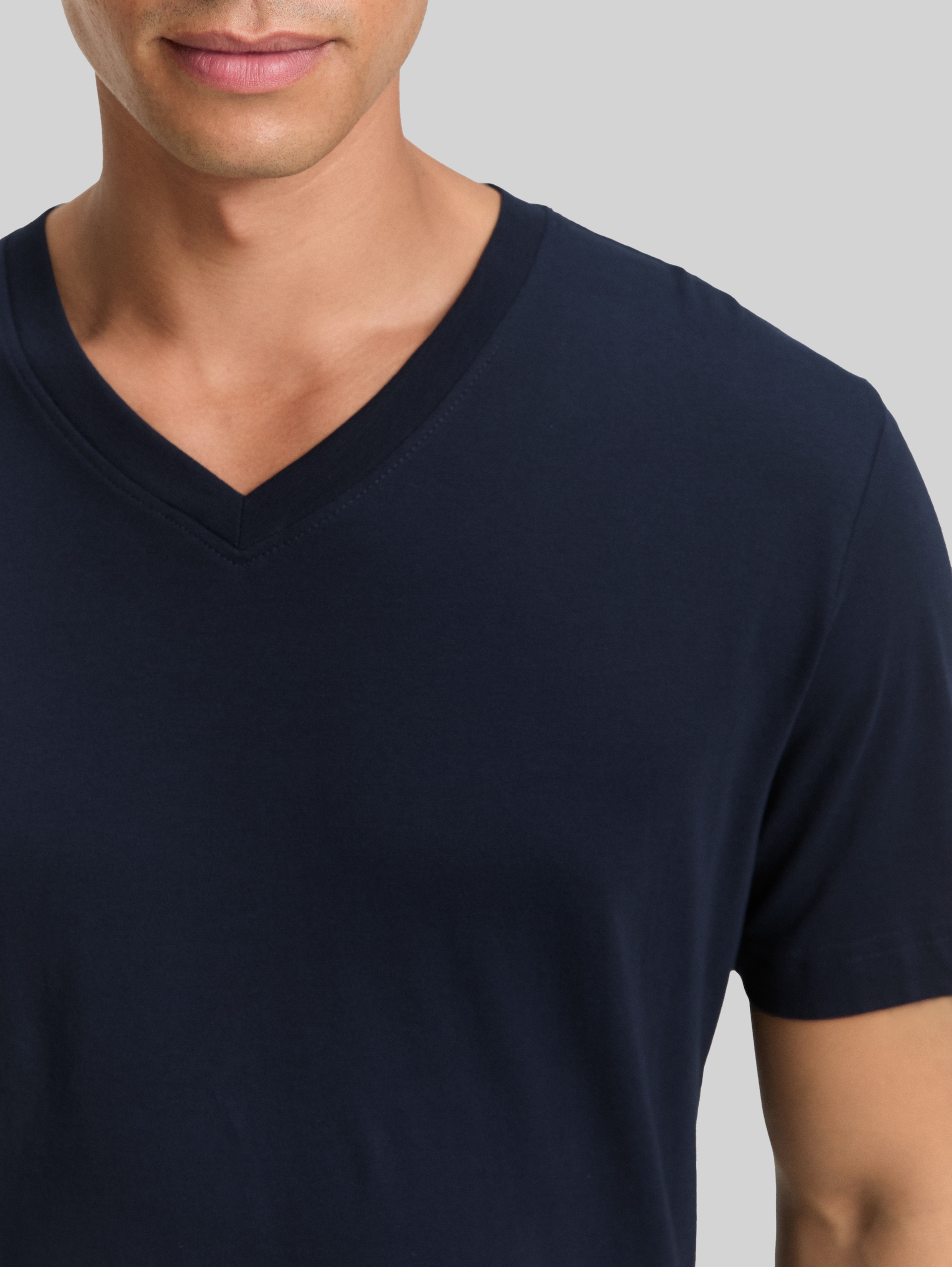 T-shirts à col en V, lot de 2 - sky captain blue - Vue détaillée du modèle