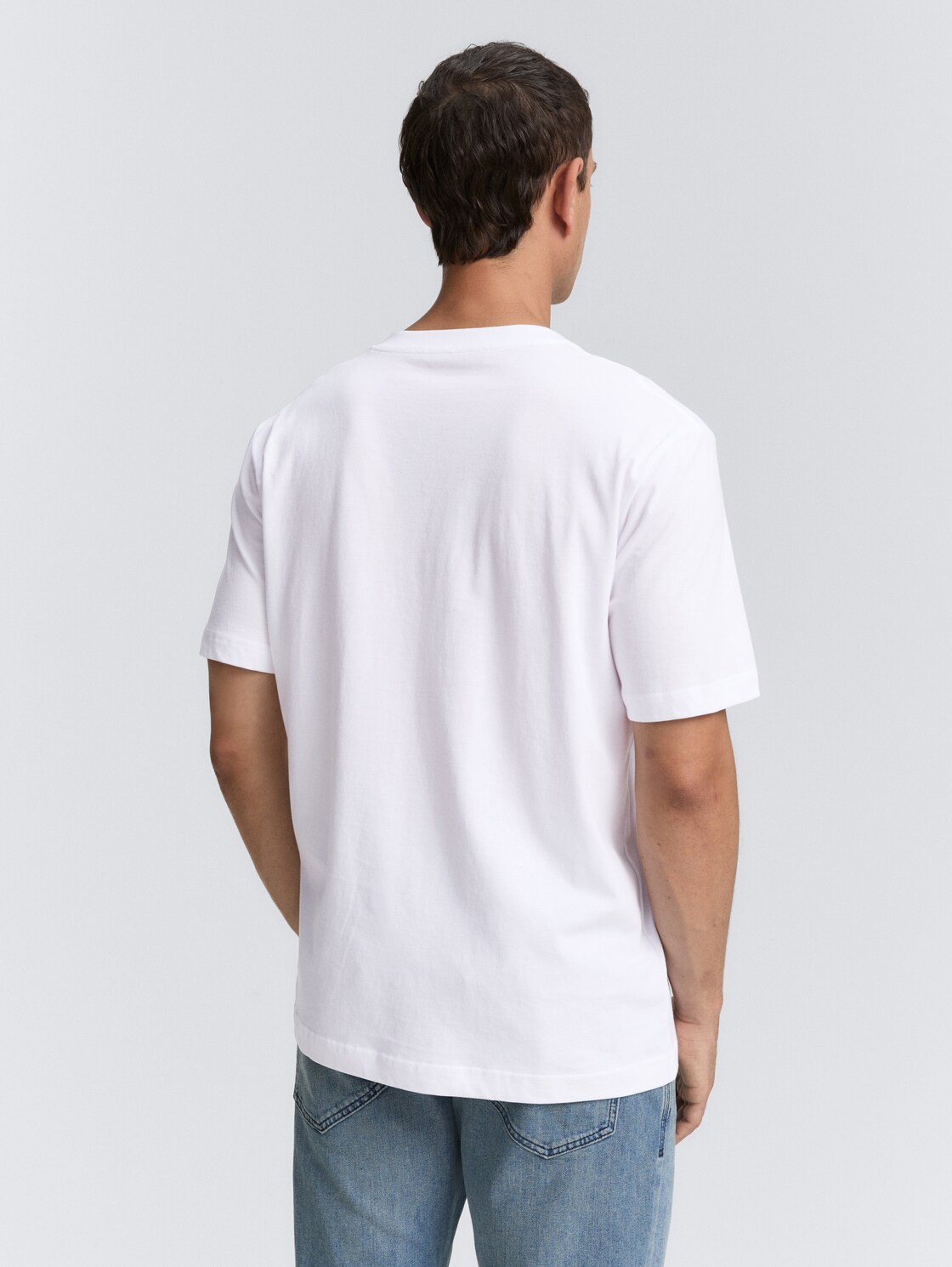 T-Shirts mit V-Ausschnitt im 2er-Pack - White - Auschnitt Model-Rückansicht