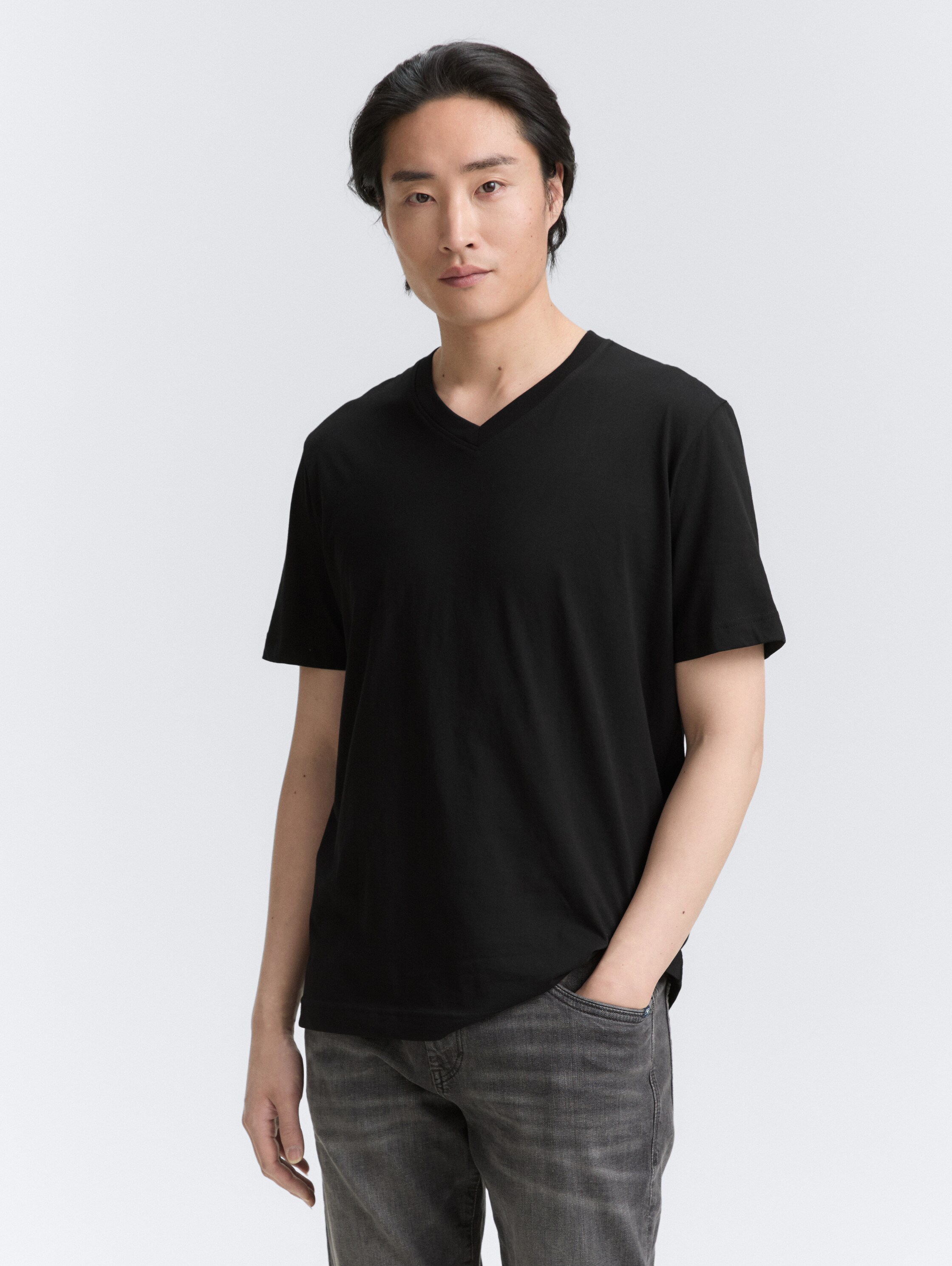 V-neck T-shirts in a pack of 2 - black - 