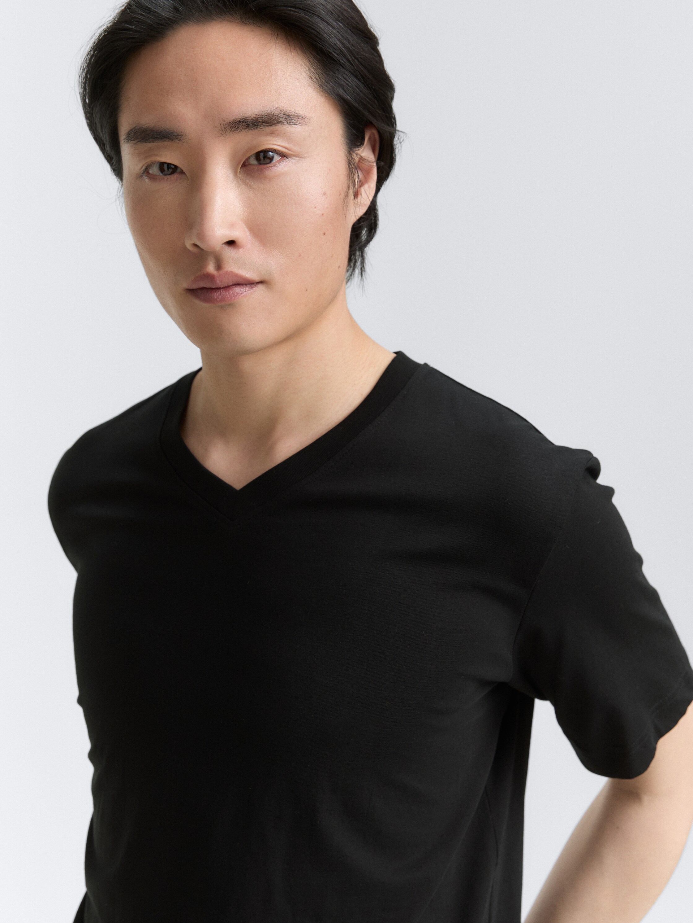 V-neck T-shirts in a pack of 2 - black - 