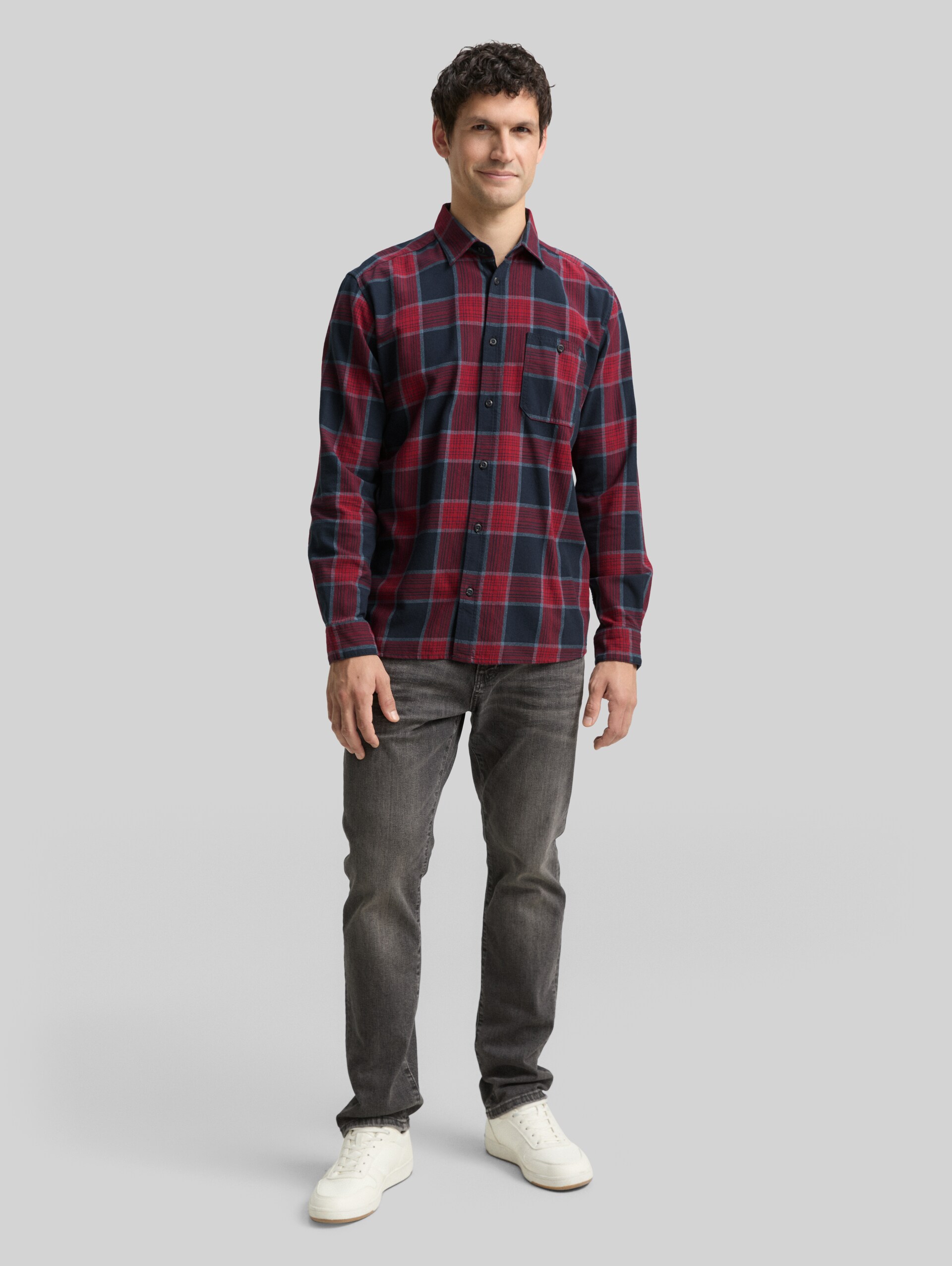 Comfort Fit Hemd mit Karomuster - navy red check - Model-Vorderansicht