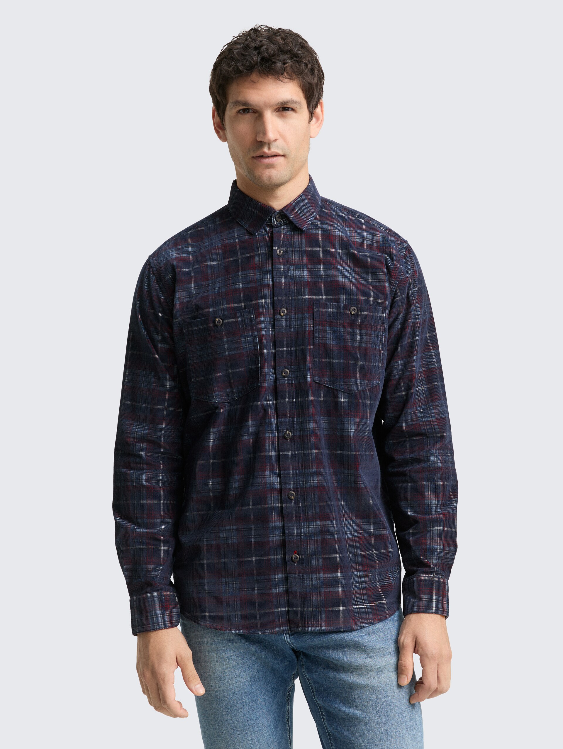 Regular Fit Cordhemd mit Karomuster - navy red cord check - Ausschnitt Model-Vorderansicht