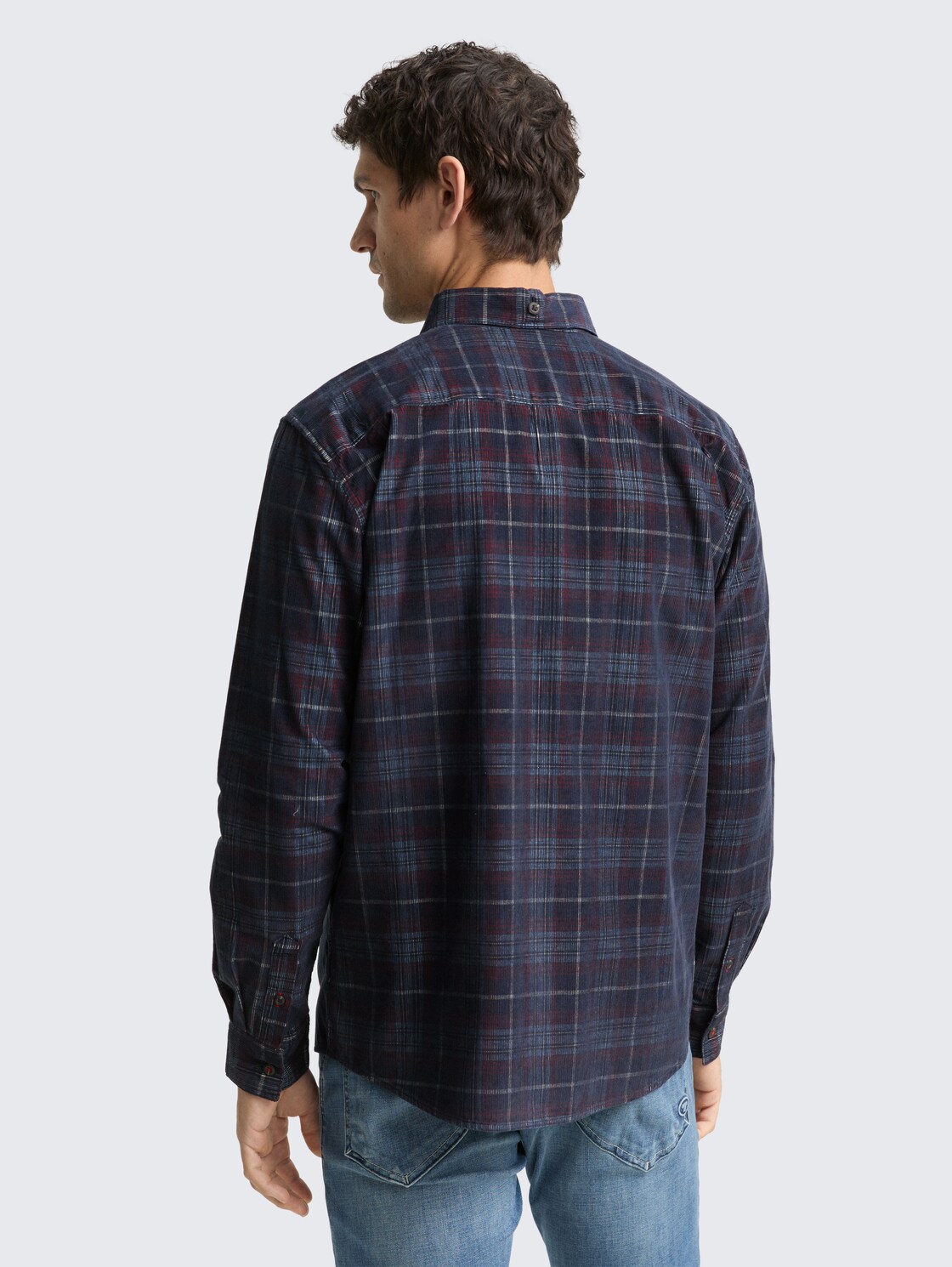 Regular Fit Cordhemd mit Karomuster - navy red cord check - Auschnitt Model-Rückansicht