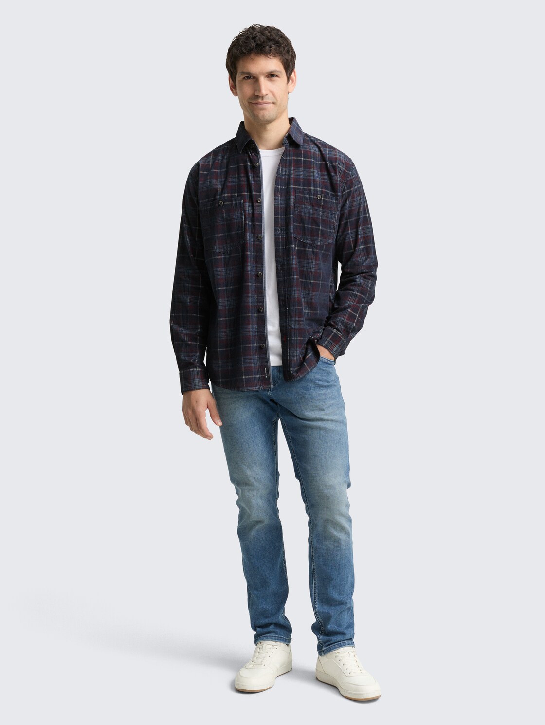 Regular Fit Cordhemd mit Karomuster - navy red cord check - Model-Vorderansicht
