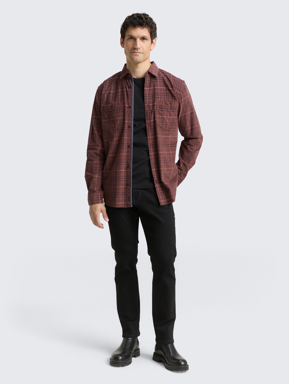 Regular Fit Cordhemd mit Karomuster - brown white cord check - Model-Vorderansicht