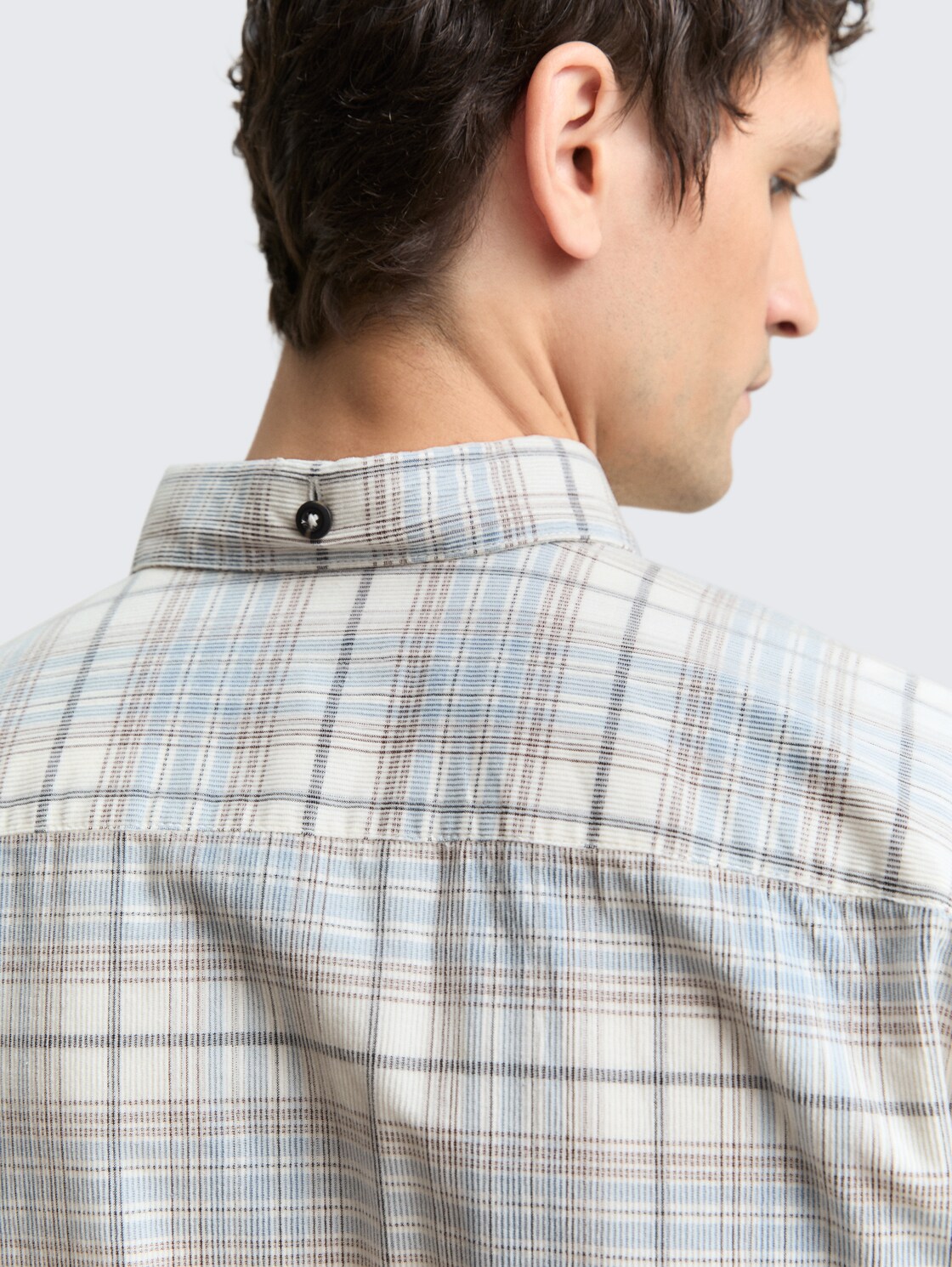 Regular Fit Cordhemd mit Karomuster - white blue cord check - Detail-Model-Ansicht
