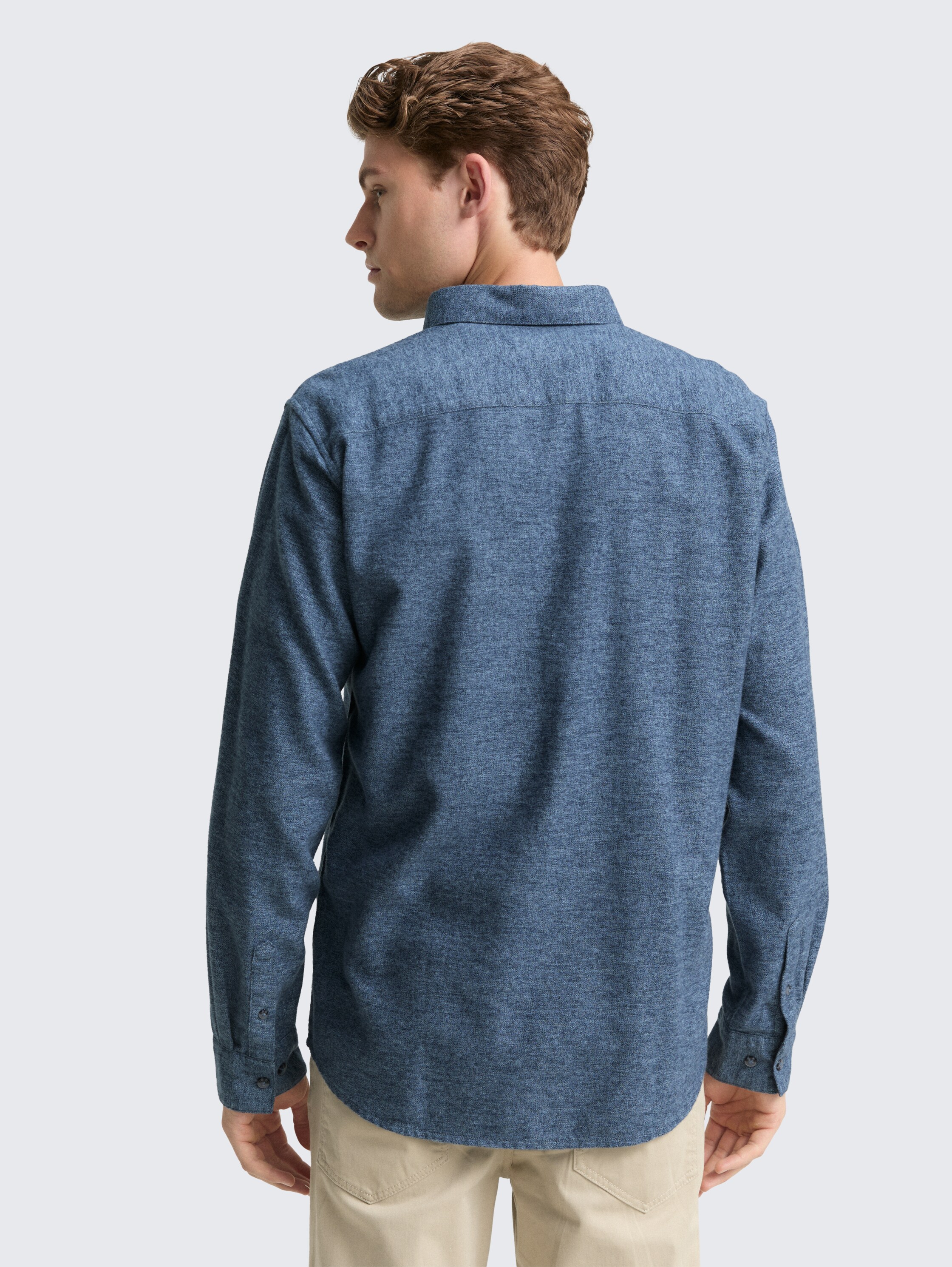 Regular fit soft-touch shirt in a melange look - light blue grindle structure - Neckline model-back view