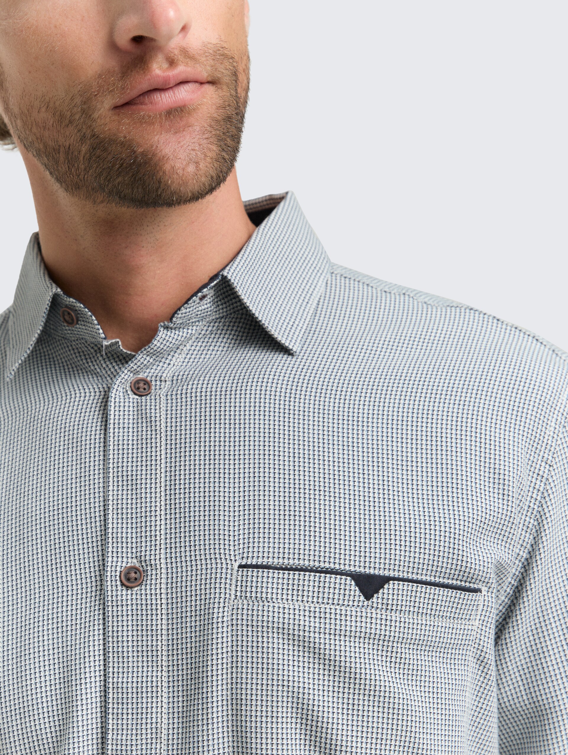 Regular Fit Hemd mit Brusttasche - blue small structure - Detail-Model-Ansicht