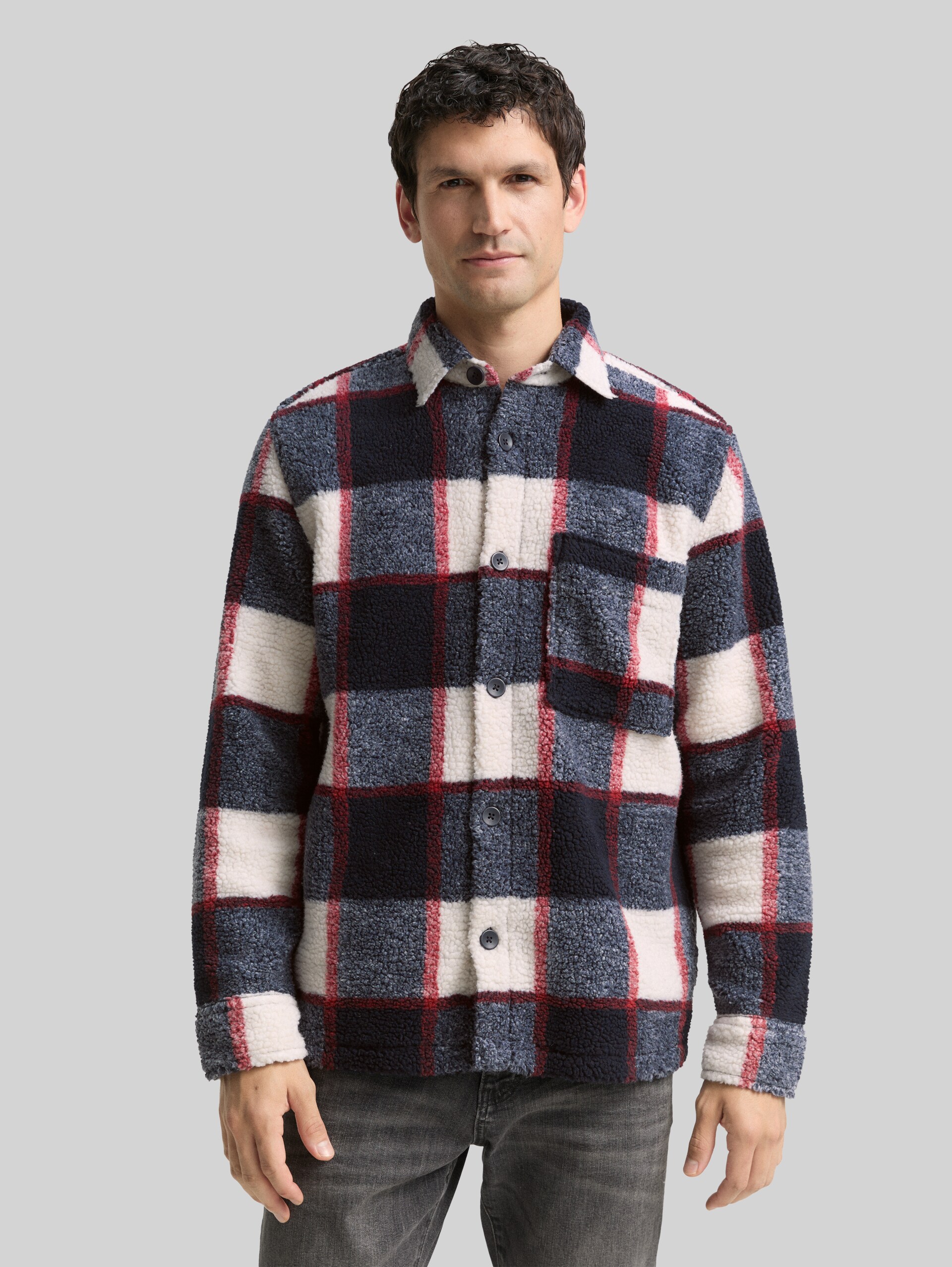 Teddy Overshirt mit Karomuster - blue big check - Ausschnitt Model-Vorderansicht